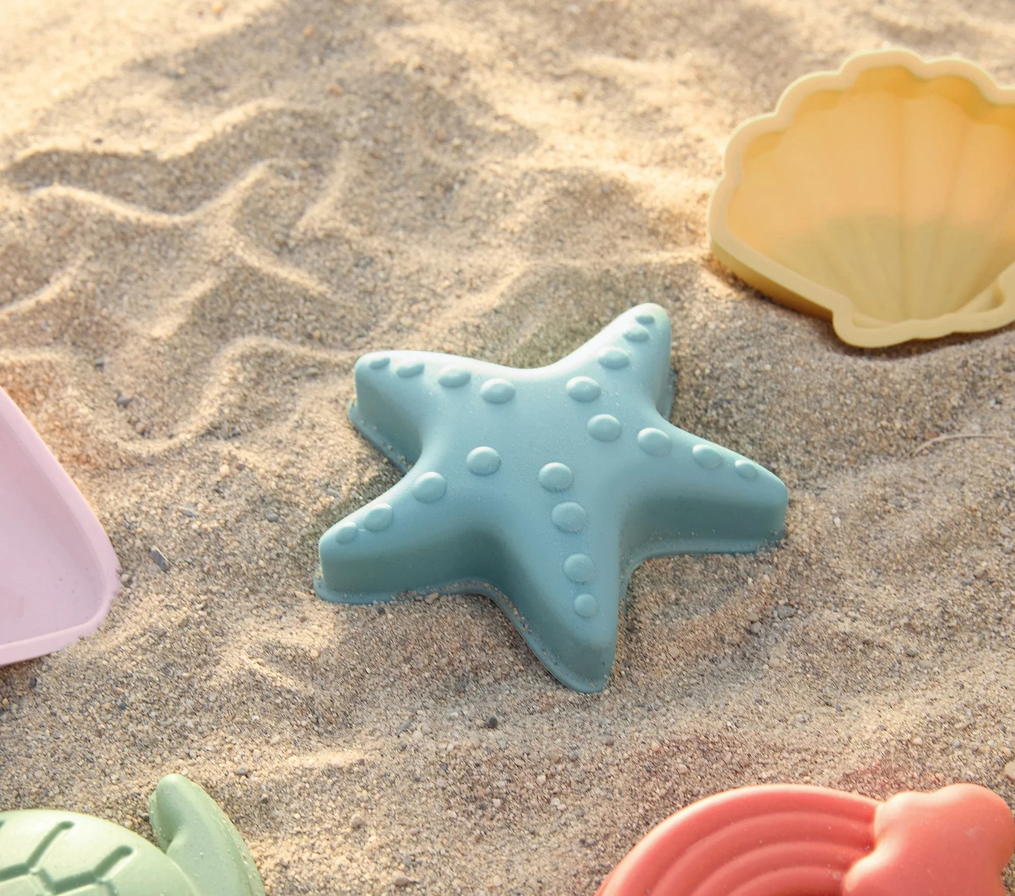 beach-bucket-sand-toys-xl (1).jpg