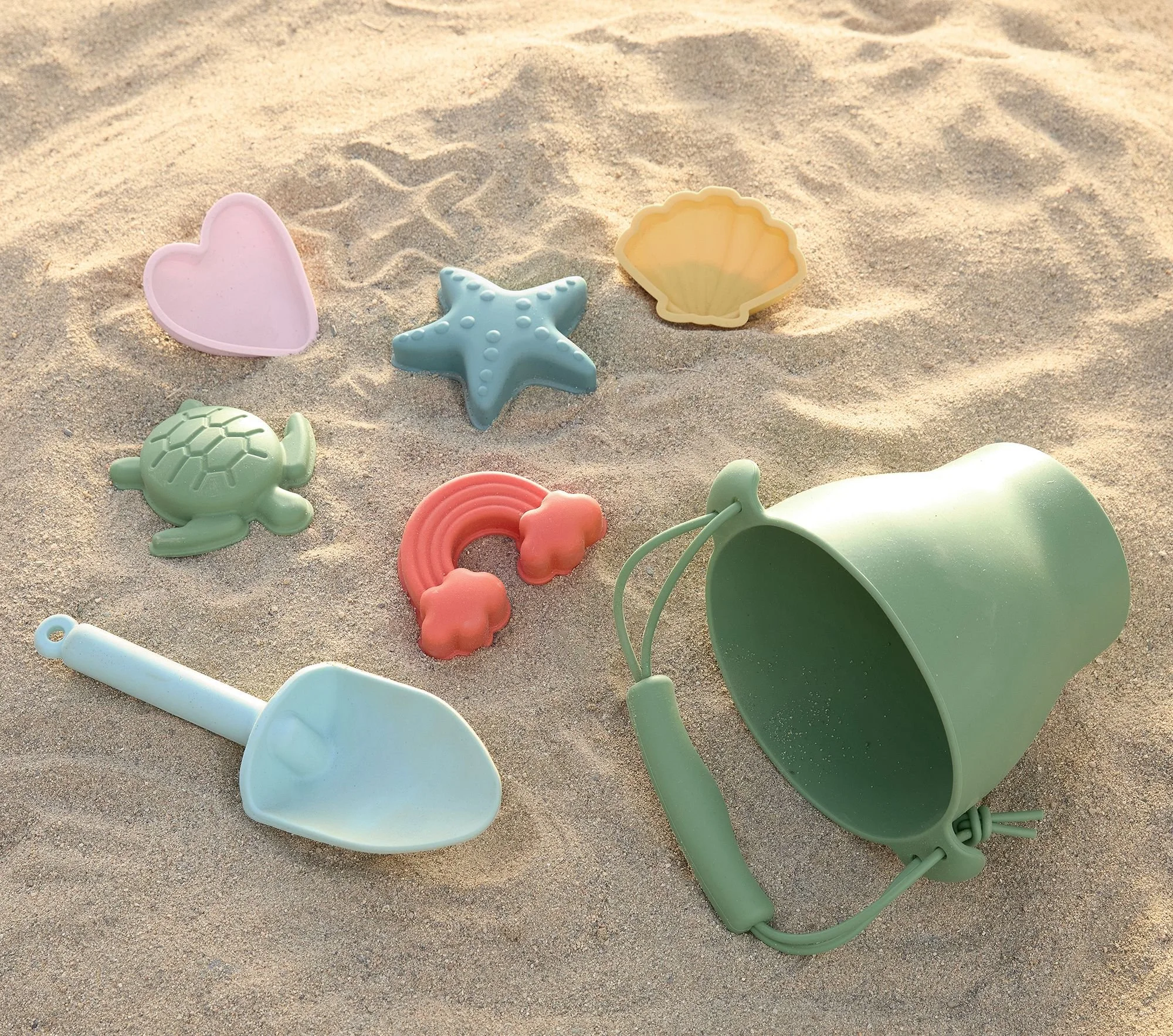 beach-bucket-sand-toys-xl.jpg