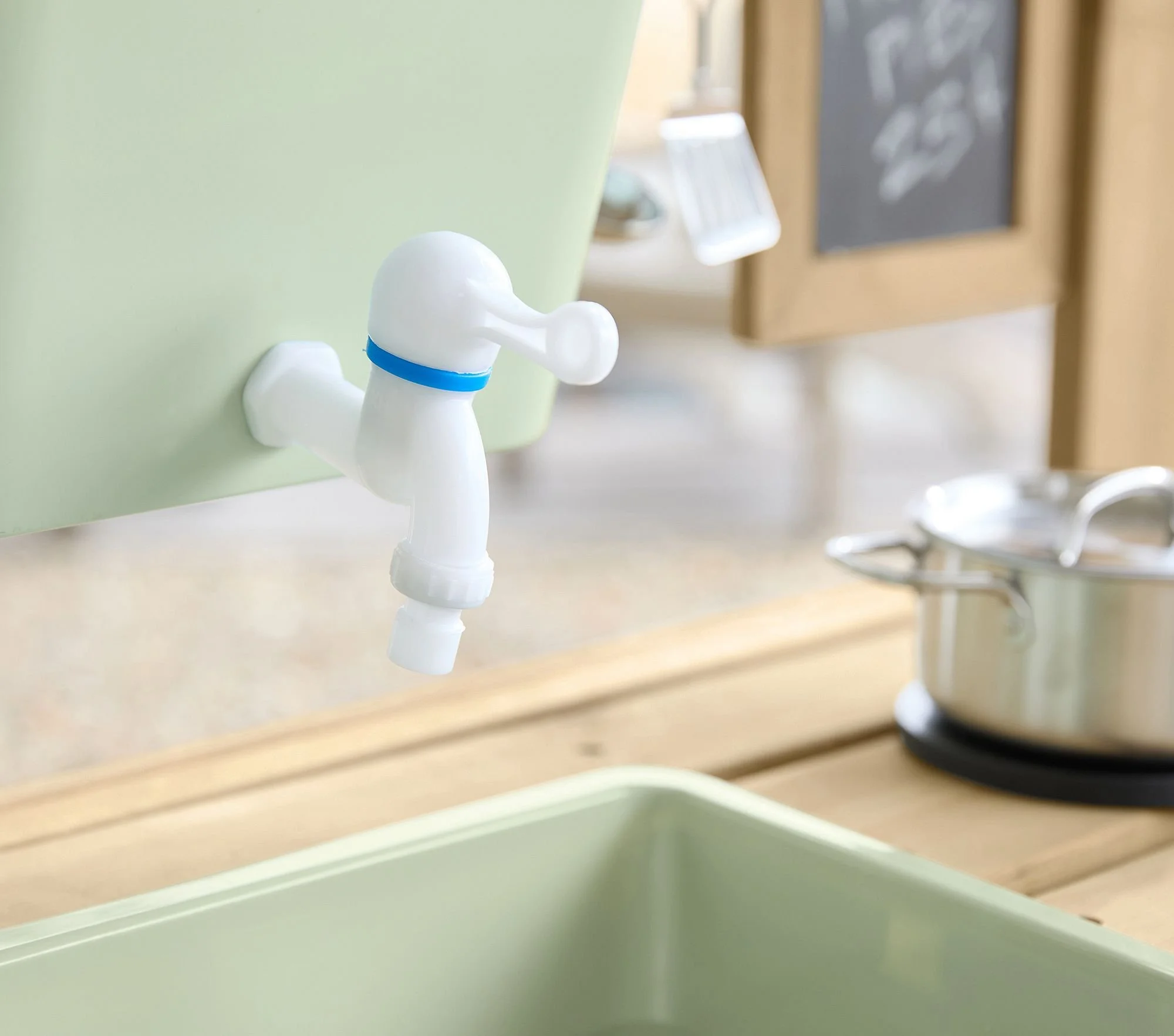 indoor-mud-kitchen-with-accessories-1-xl (2).jpg