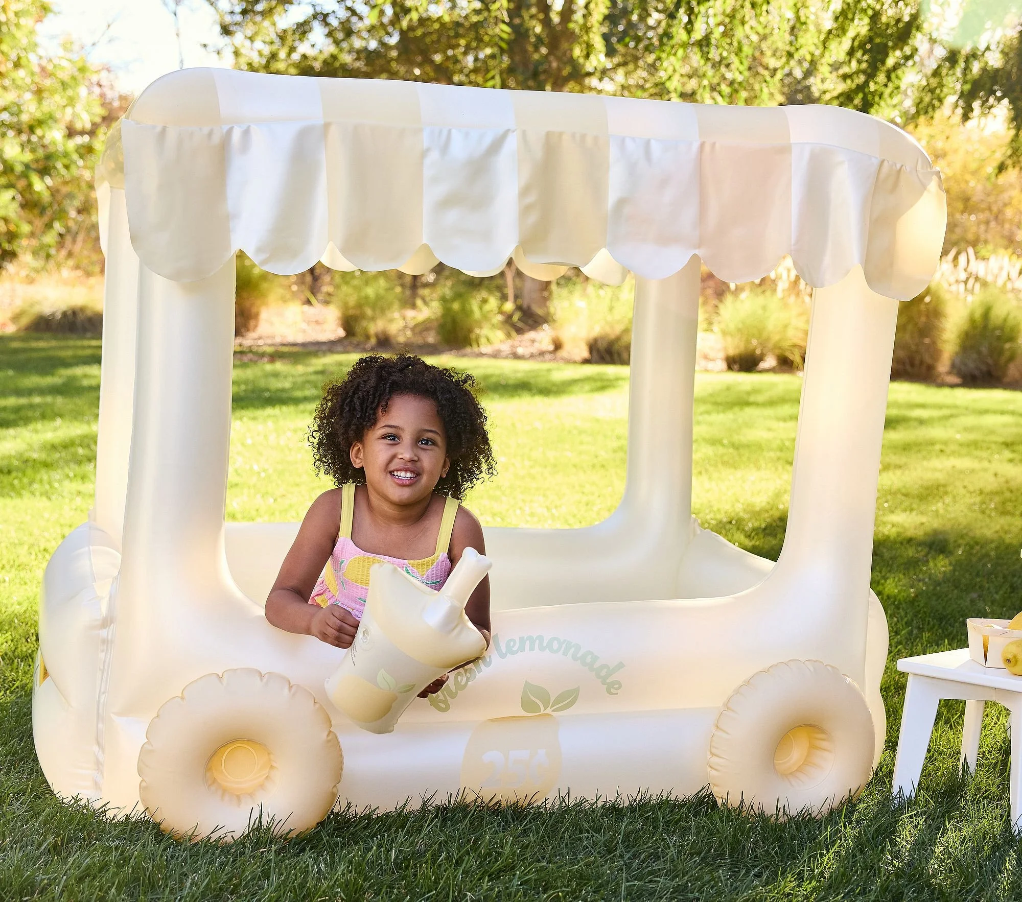 lemonade-stand-inflatable-cubbies-xl (1).jpg