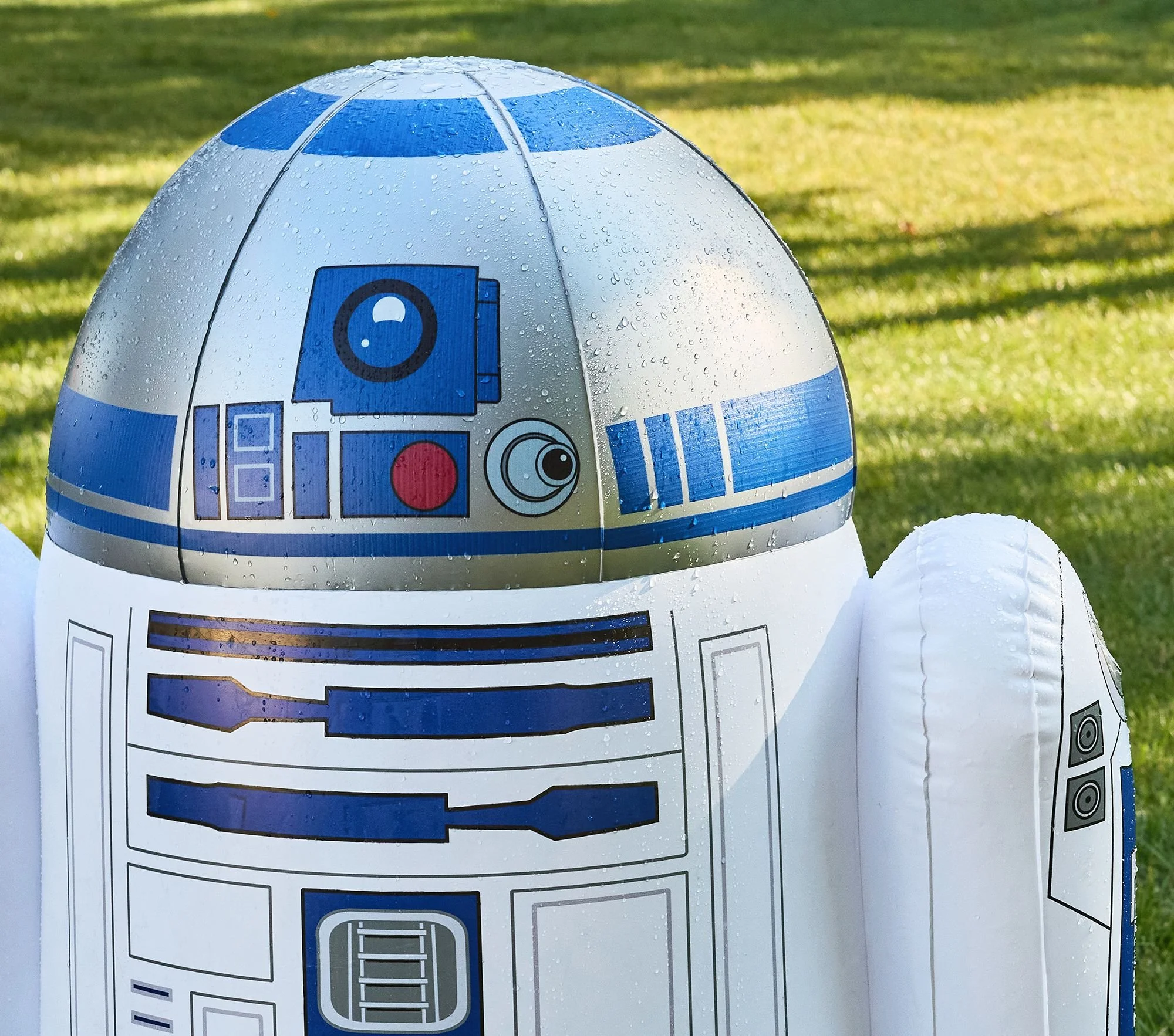 star-wars-r2-d2-inflatable-sprinkler-xl (1).jpg