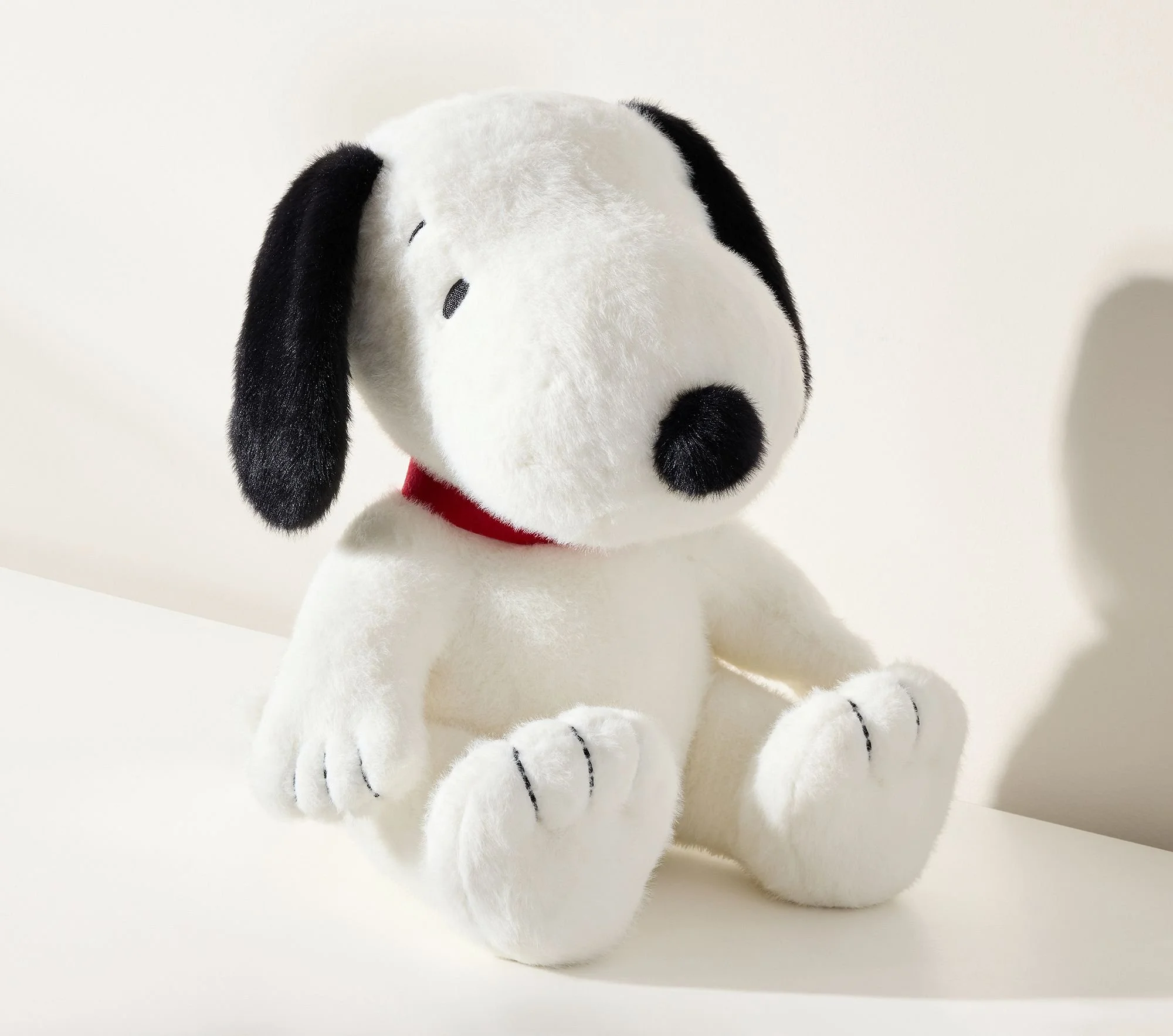 peanuts-snoopy-plush-xl.jpg