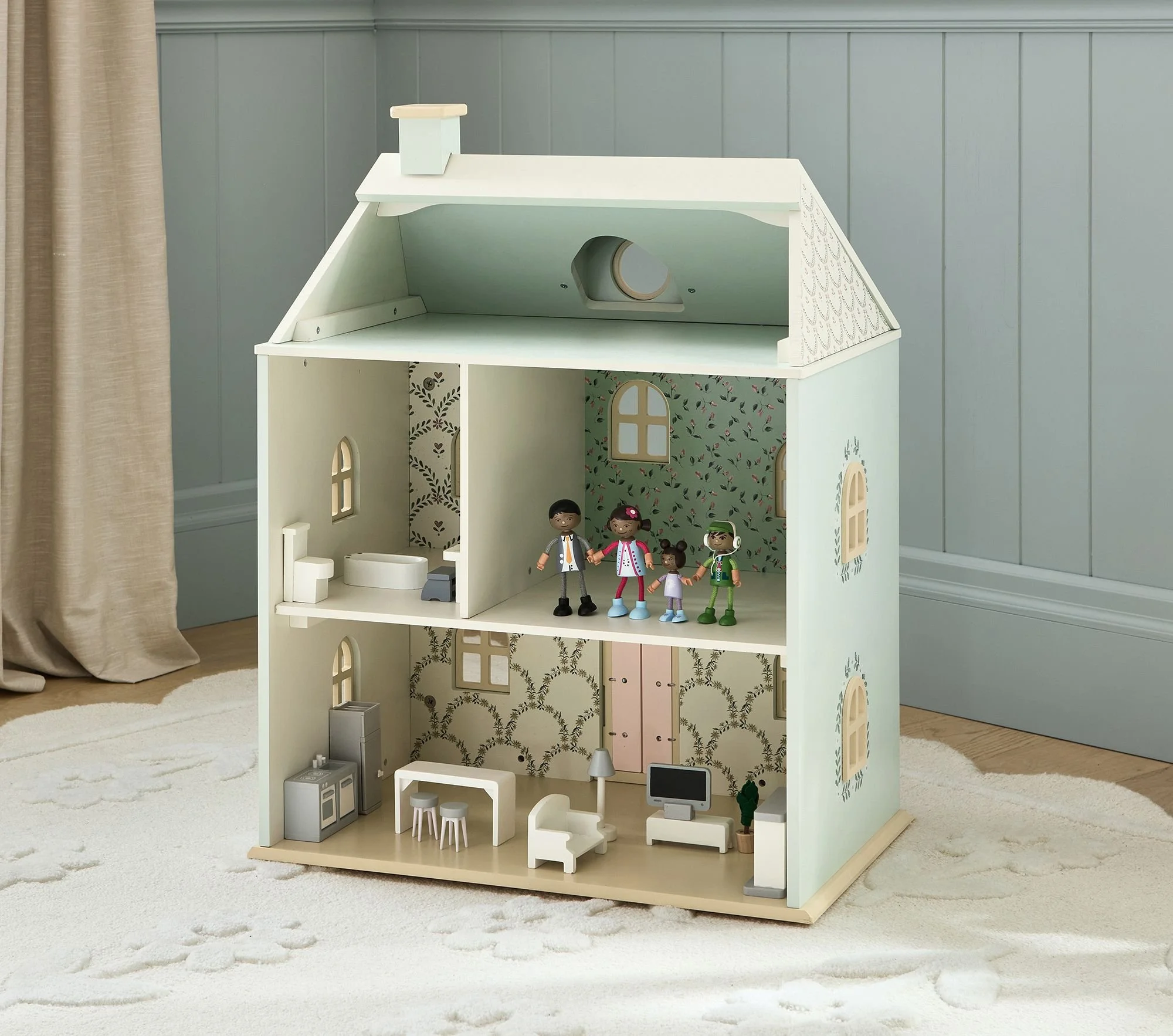 riley-sheehey-dollhouse-2-xl.jpg