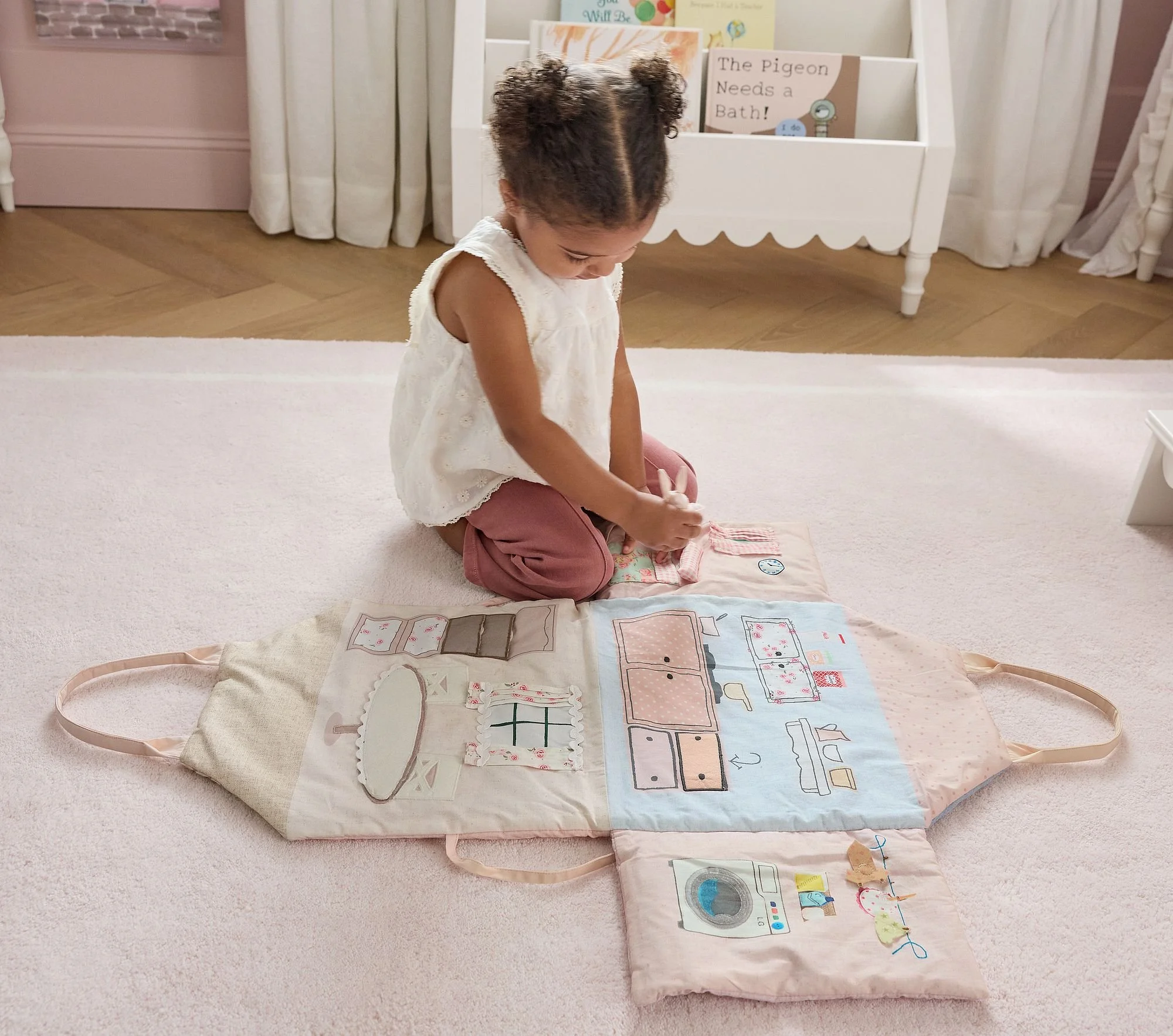 sweet-cottage-soft-dollhouse-book-1-xl (2).jpg