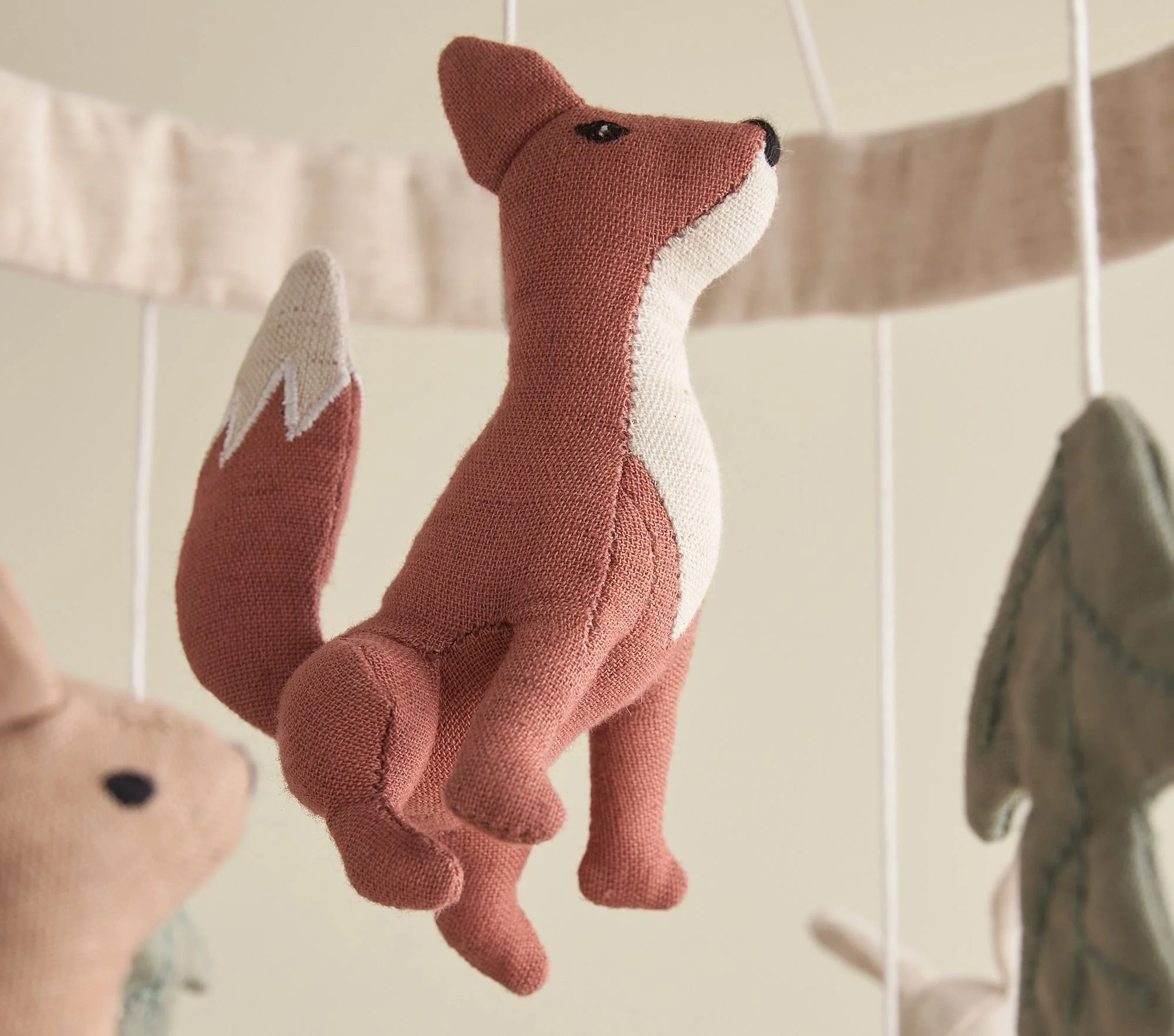 rylee-cru-fox-crib-mobile-1-xl.jpg