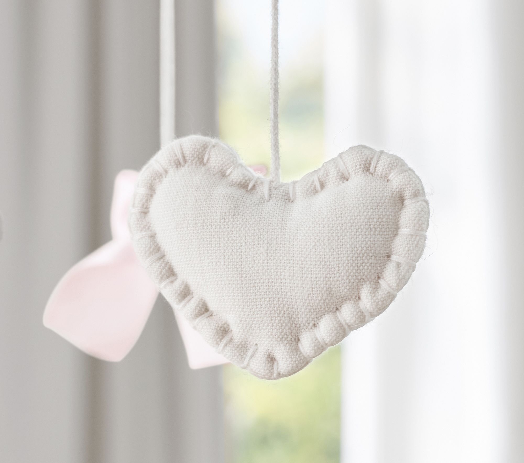 sweetheart-bunny-crib-mobile-2-xl.jpg