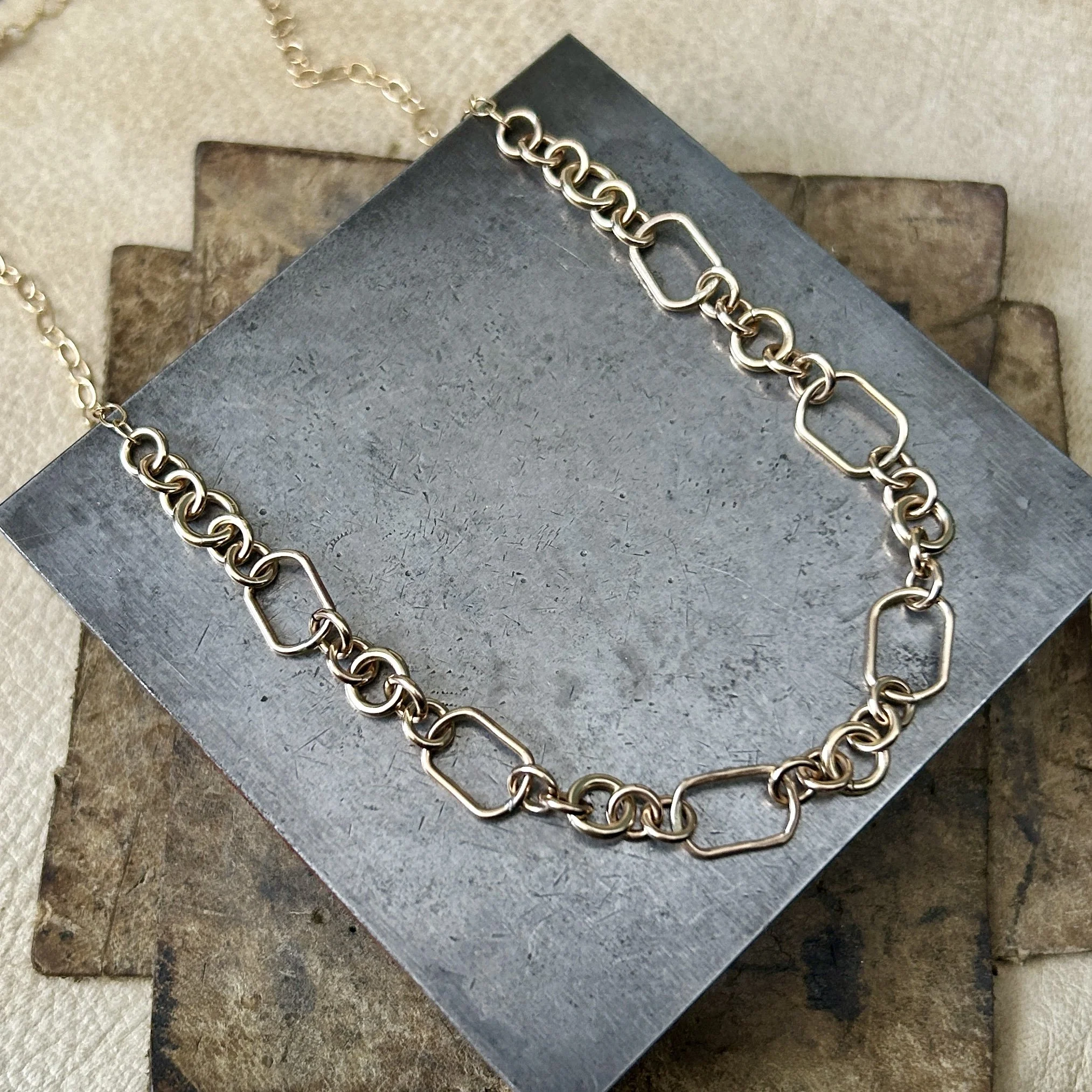 Pattern Chain Necklace