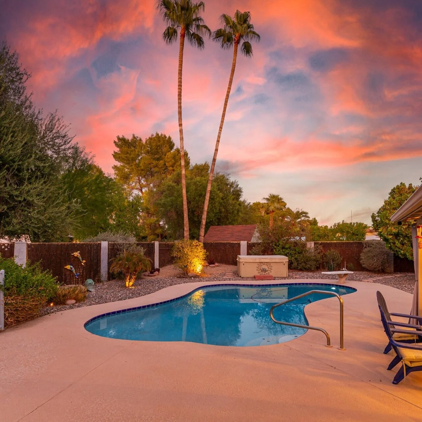 when the house is cute, but the backyard is the real reason you buy it! 🌴😍🌳 congrats Noah and Emily, excited for you to enjoy that incredible yard (and the house too lol) 

#phoenixhomes #phoenixrealtor #phoenixrealestate