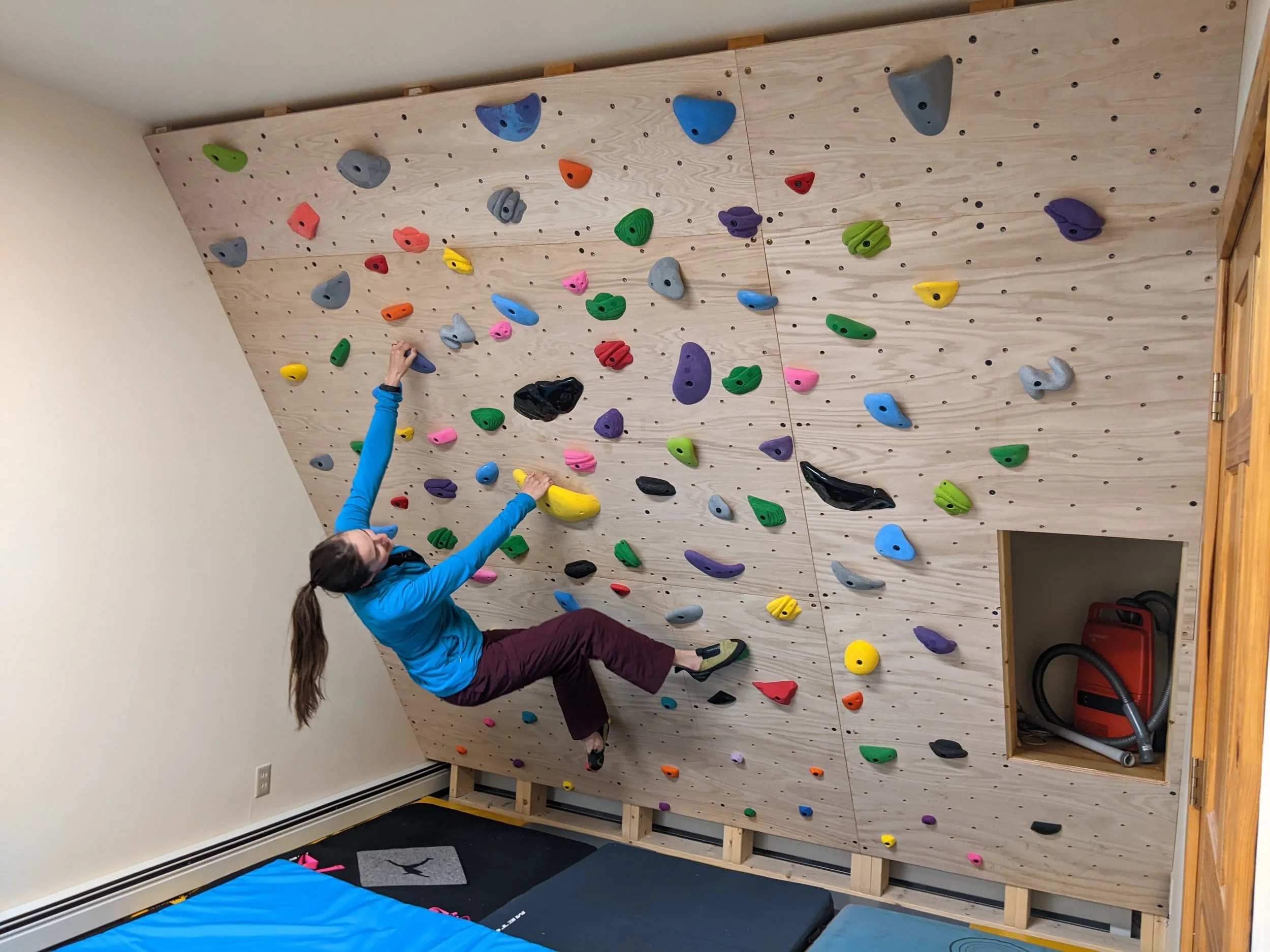 strong-mom-postpartum-rock-climbing.JPG