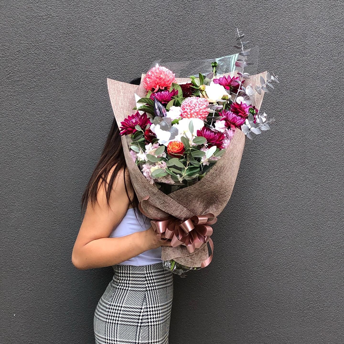 Delivering 7 days a week! Guaranteed same day delivery for orders placed before 2pm. 
Visit our website to browse 👀
-
-
-
-
-
-
#flowers #flowersofinstagram #flowersoftheday #sydneyflorist #sydneyflowermarkets #sydneyflowers #floristsofinstagram