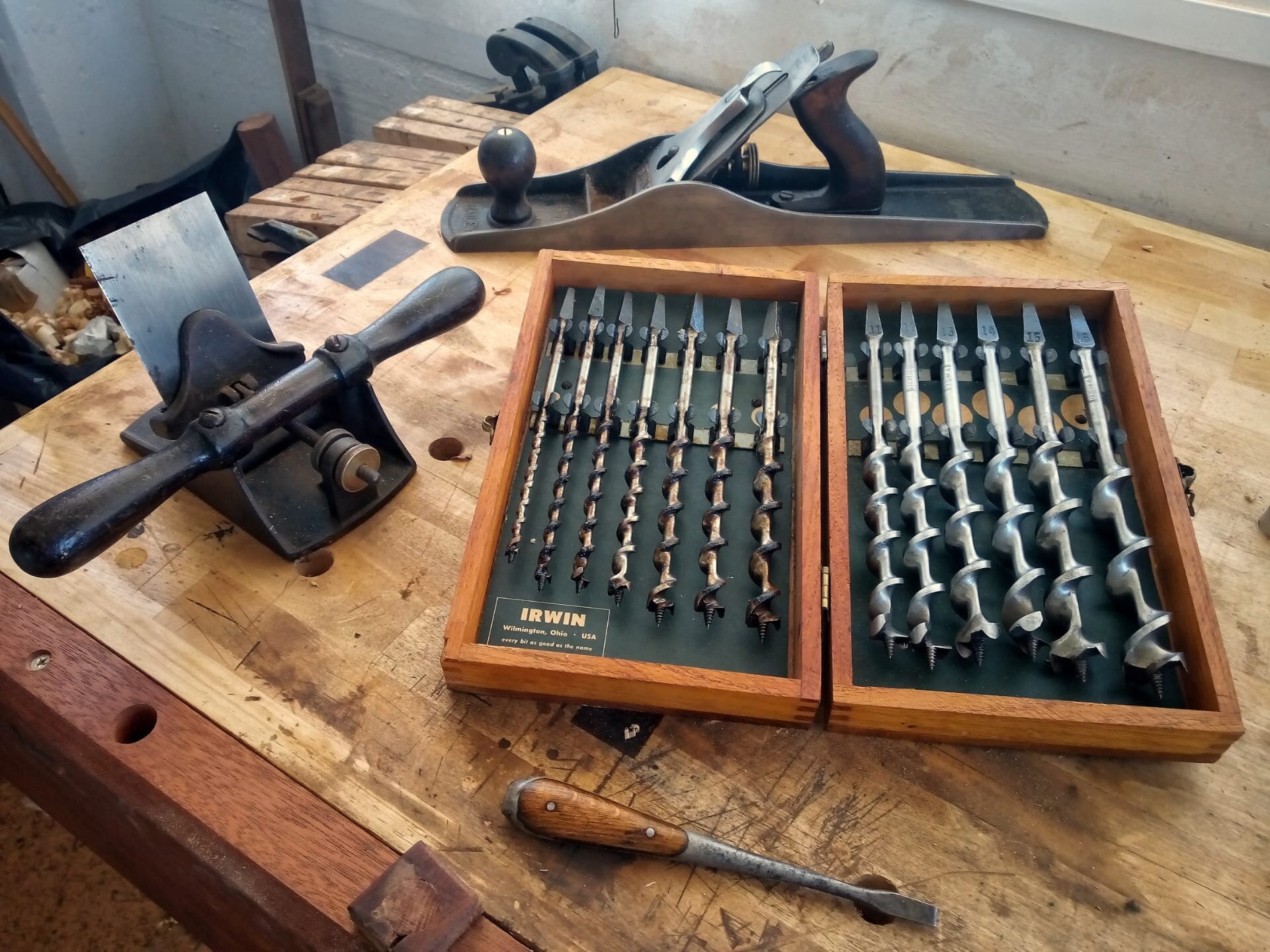 Stanley no6 made in England
Sanley no12 Made in USA
Irwin Bit Box
Perfect handle screwdriver
SOLD