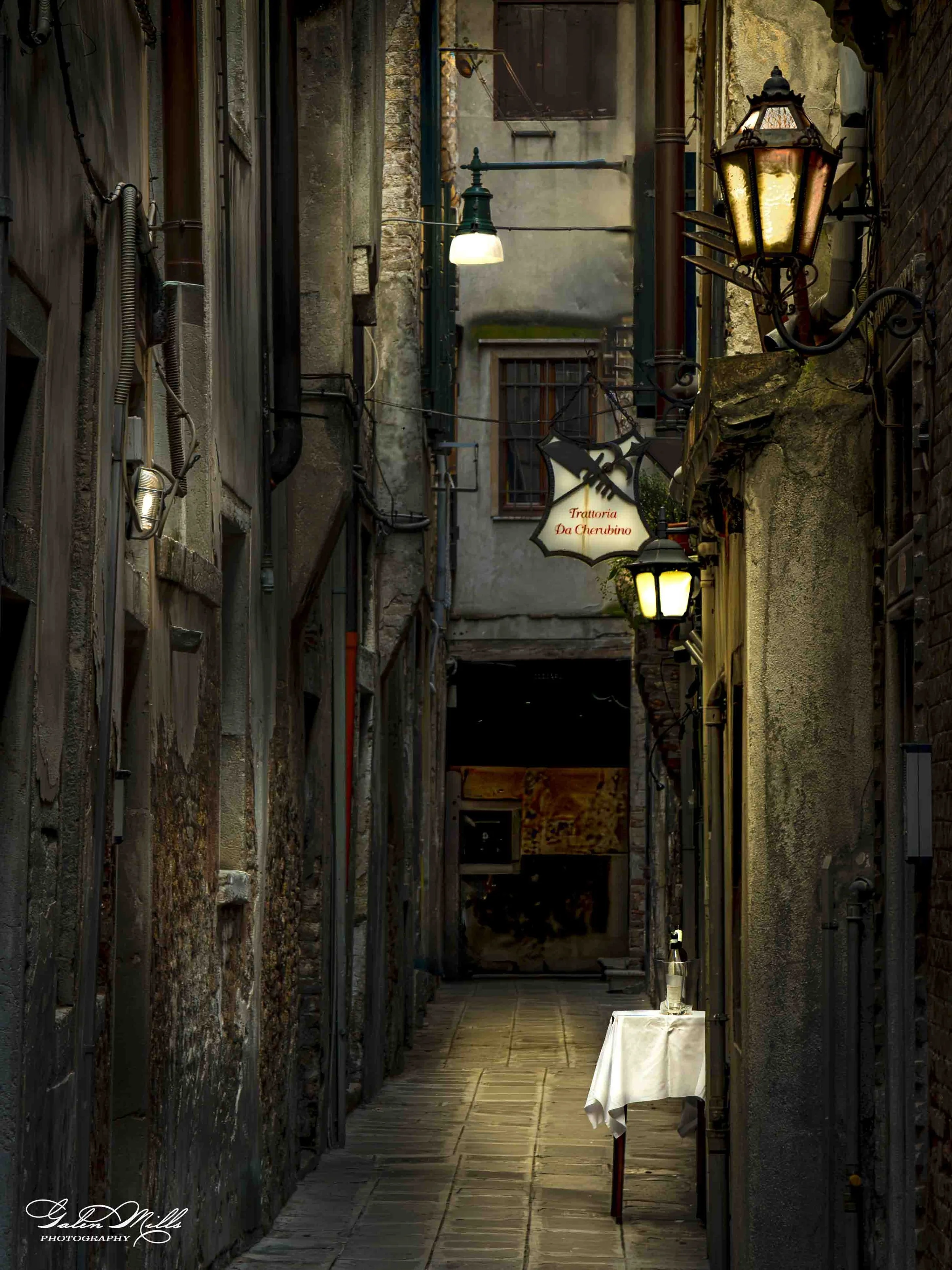 Venice Table for one