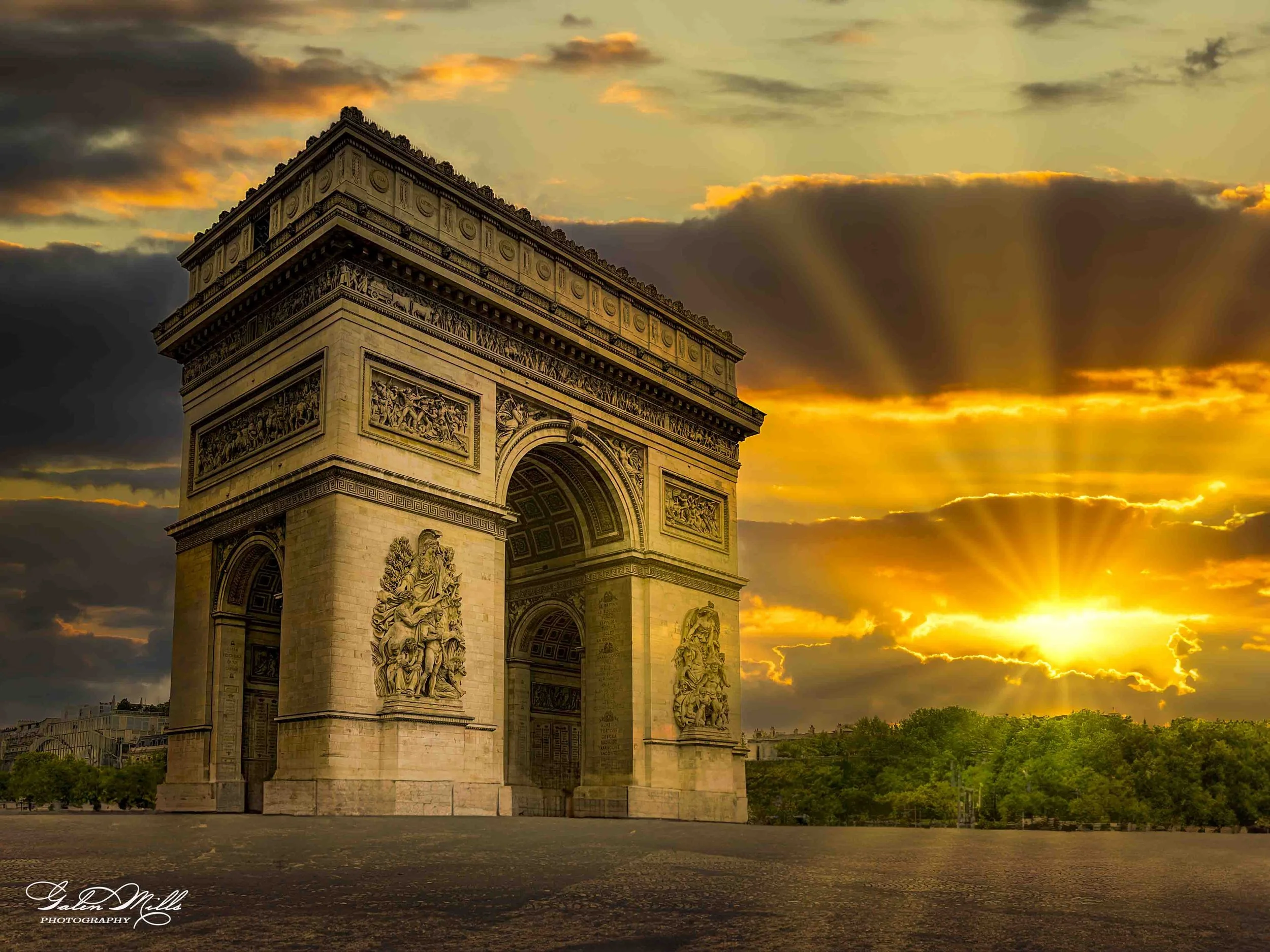 Arc de Triomphe sunset