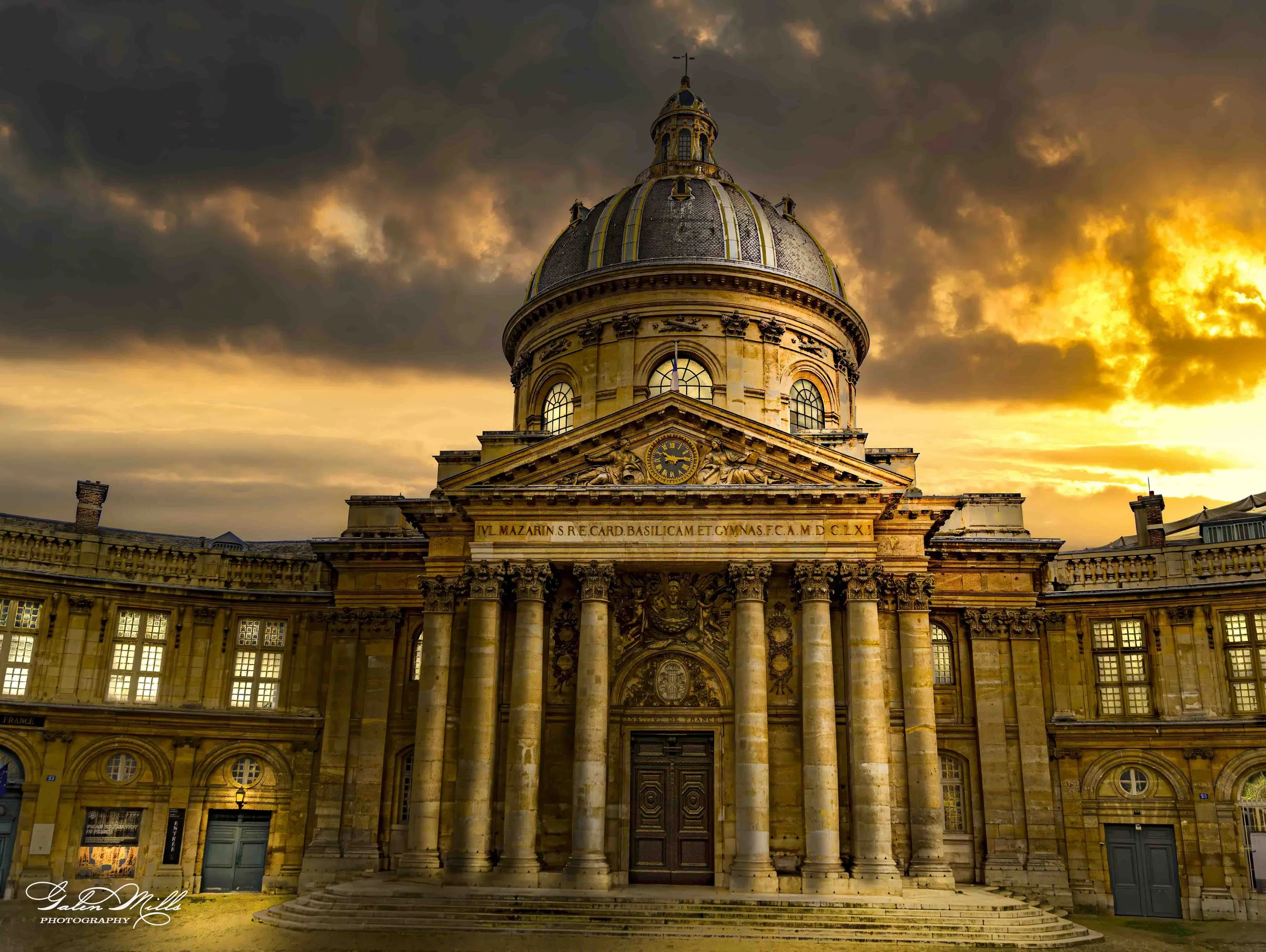 Sunset at Institut de France 