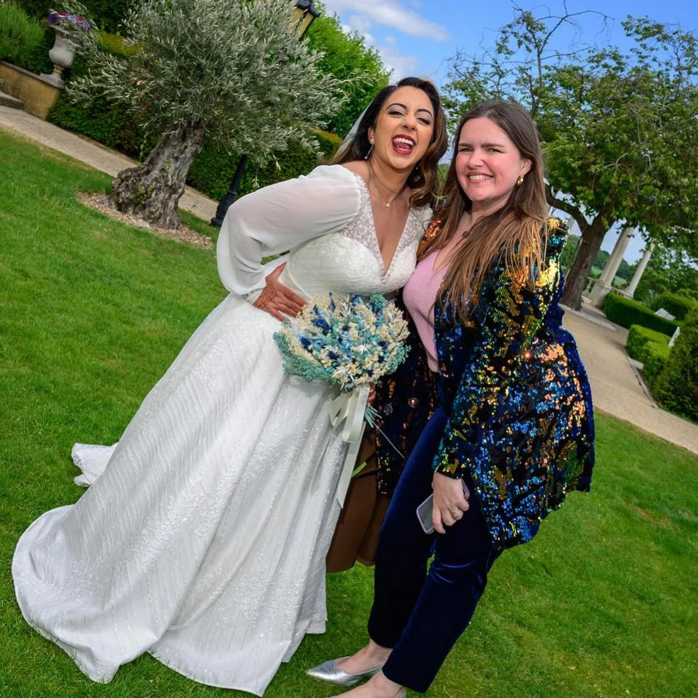 ⚡️ OK but first we need a photo shoot with Bex and The Bride⚡️
⚡️This is what I mean when I describe myself as a wedding bestie - I literally become that and god knows on the day I&rsquo;m acting like it too 😂🥰😘
⚡️Thanks @nawaaaalr for sending the