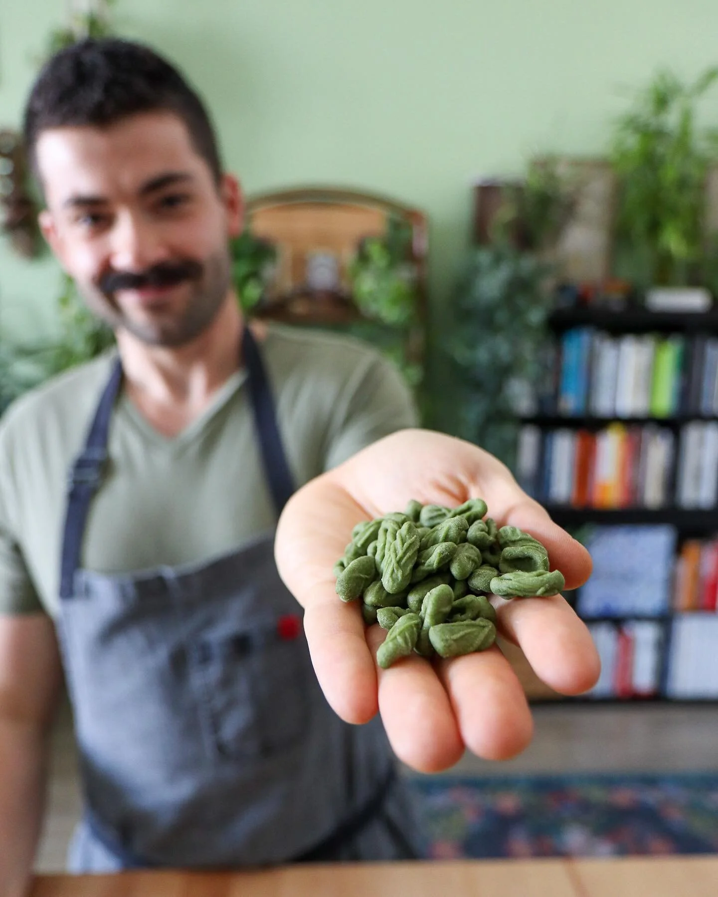 Peep ππ those fresh greens!π
Make sure you sign up for our class on Sunday with @chef.joe.sasto by registering at tinyurl.com/JoeGE π