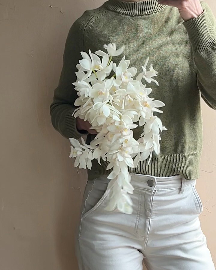 WINTER WHITES / A collection of bouquets from early January, exploring different flowers + forms.