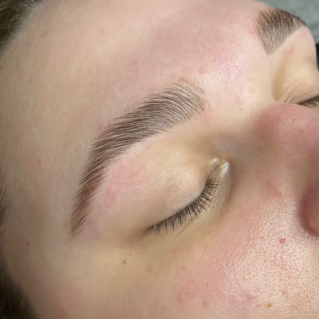 A gorgeous brow lamination and shaping by @skincarebybethany!