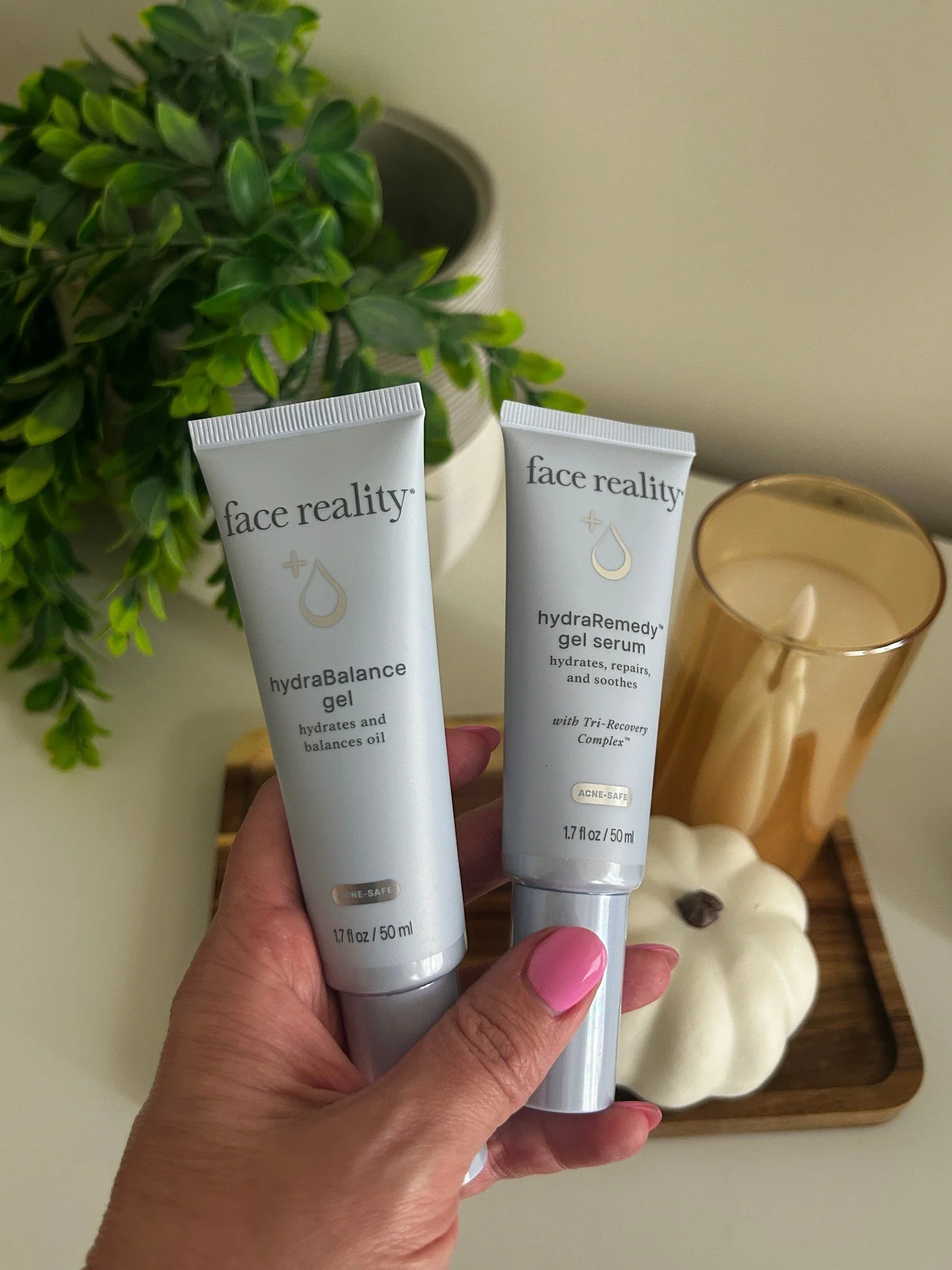 Both of these Face Reality favorites are lightweight, soothing hydrators, but they shine in slightly different ways:

🌿 HydraBalance Gel
-Oil-free, calming gel texture
-Perfect for acne-prone, congested, or oily skin
-Helps reduce irritation without