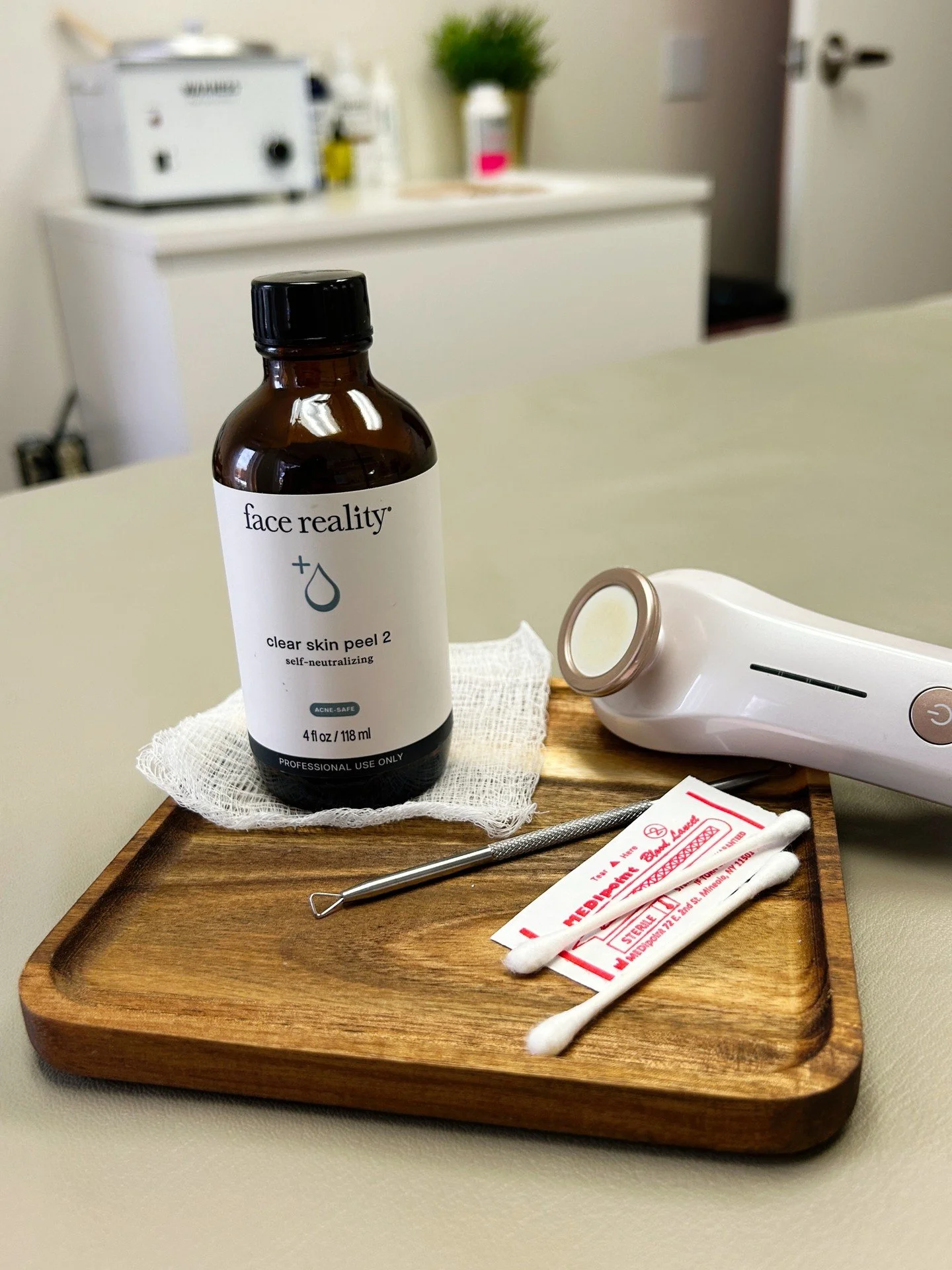 Our acne treatments are thoughtful, personalized, and focused on real results ✨

Each appointment starts with a skin assessment and a conversation about your routine and lifestyle. We cleanse, exfoliate, and treat breakouts with acne safe products, p