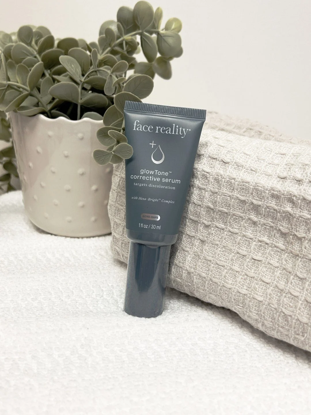 GlowTone is our go to for subtle brightening and helping pigmentation look more even over time!

☀️Helps fade post breakout marks and uneven tone
☀️ Supports brighter, clearer looking skin with consistent use
☀️ Gently exfoliates to smooth texture an