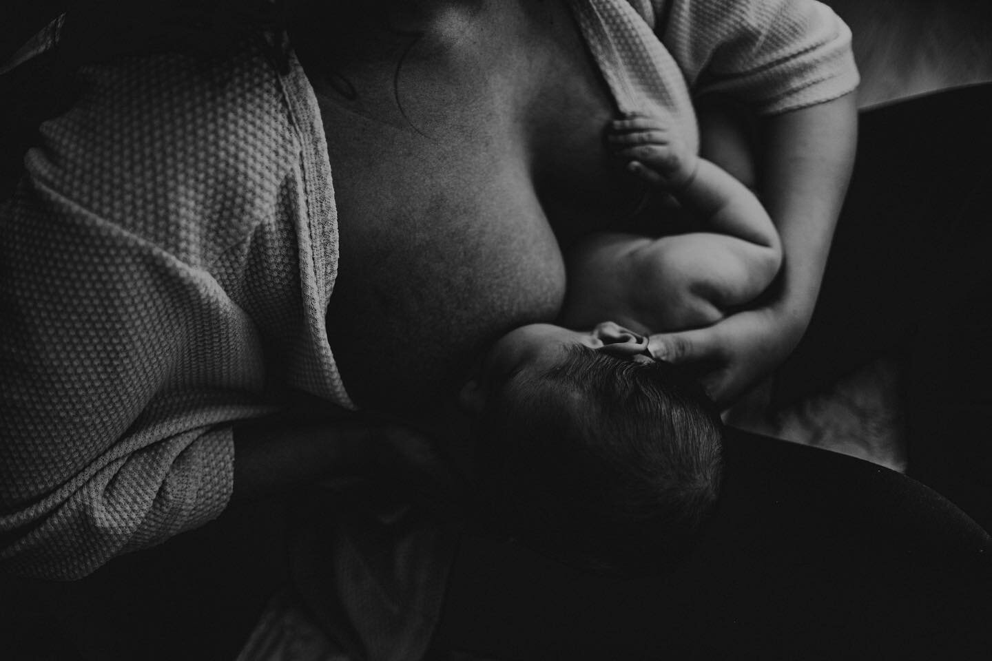 𝘽 𝙍 𝙀 𝘼 𝙎 𝙏 𝙁 𝙀 𝙀 𝘿 𝙄 𝙉 𝙂⁣
⁣
I had this realization, talking to a friend yesterday, that breastfeeding has been apart of my identity for years now. ⁣
⁣
Since 𝟮𝟬𝟭𝟱 I&rsquo;ve either been pregnant, breastfeeding, or 𝘽𝙊𝙏𝙃. ⁣
⁣
𝘕𝘶?