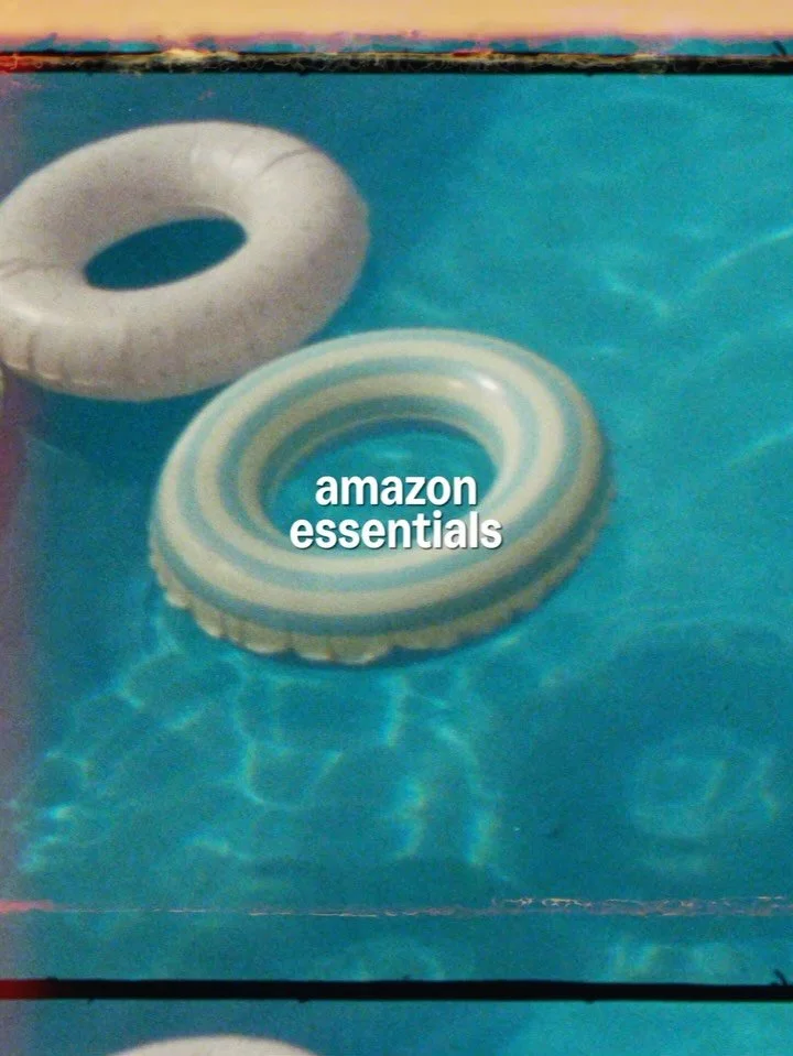 It takes a village&hellip; 
@sofiagrainge collection two. 🍓❤️🌼

Many thanks to all that made this possible:
@terenceconnors
@maximepoiblanc
@otto.arsenault
@ilona_hamer
@tony_irvine
@robertdoran_
@renatachaplynsky 
@kathleen_hair
@emilychengmakeup
