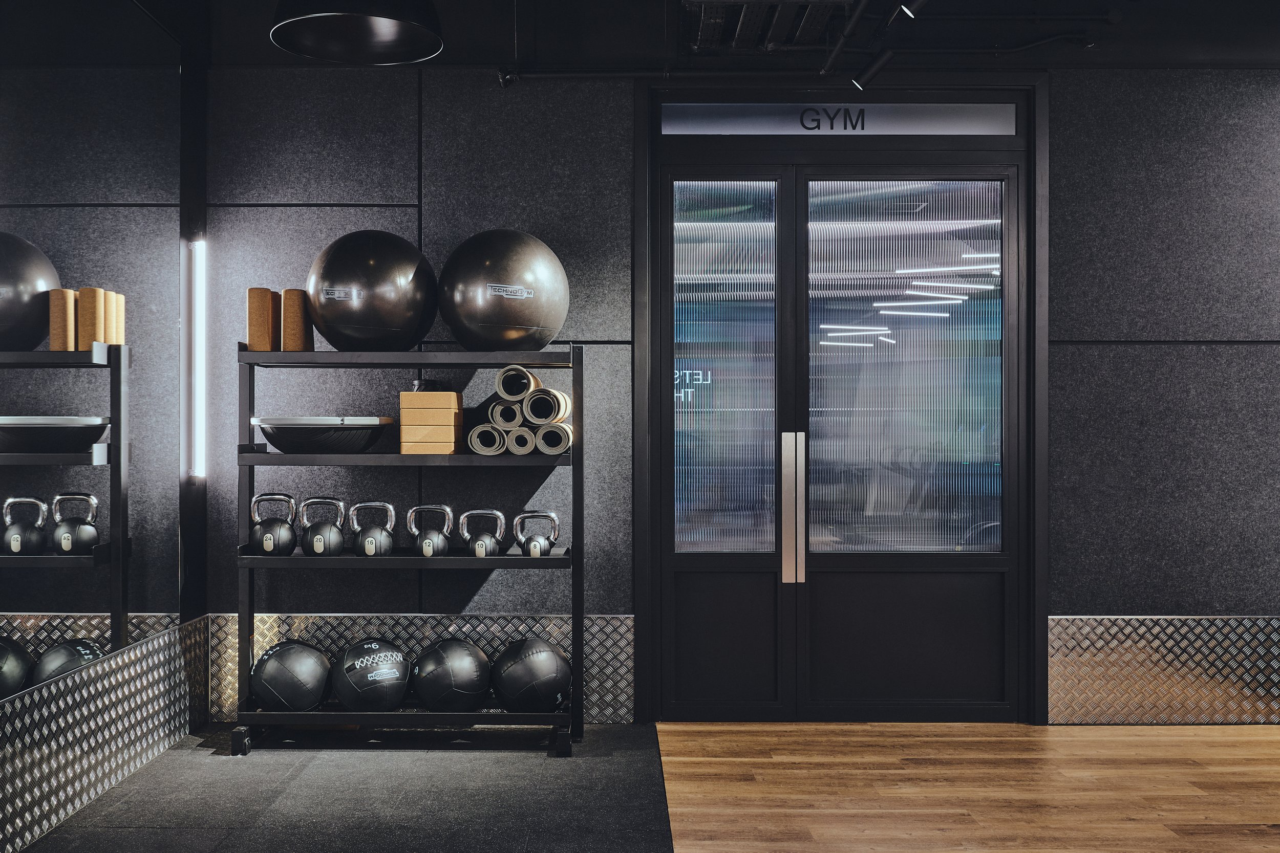 DSC_1064_26.01.09_GRID_VERTUS_HI RES.jpg