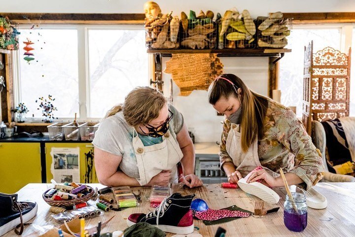 Happy #FOCOFriday from STUDIOPLAATS! Today we're taking a look at the super cool local Colorado Shoe School!⁠⁠
⁠⁠
To learn more, we STONGLY encourage you to check them out @coloradoshoeschool or click the link in our bio to read the article the featu