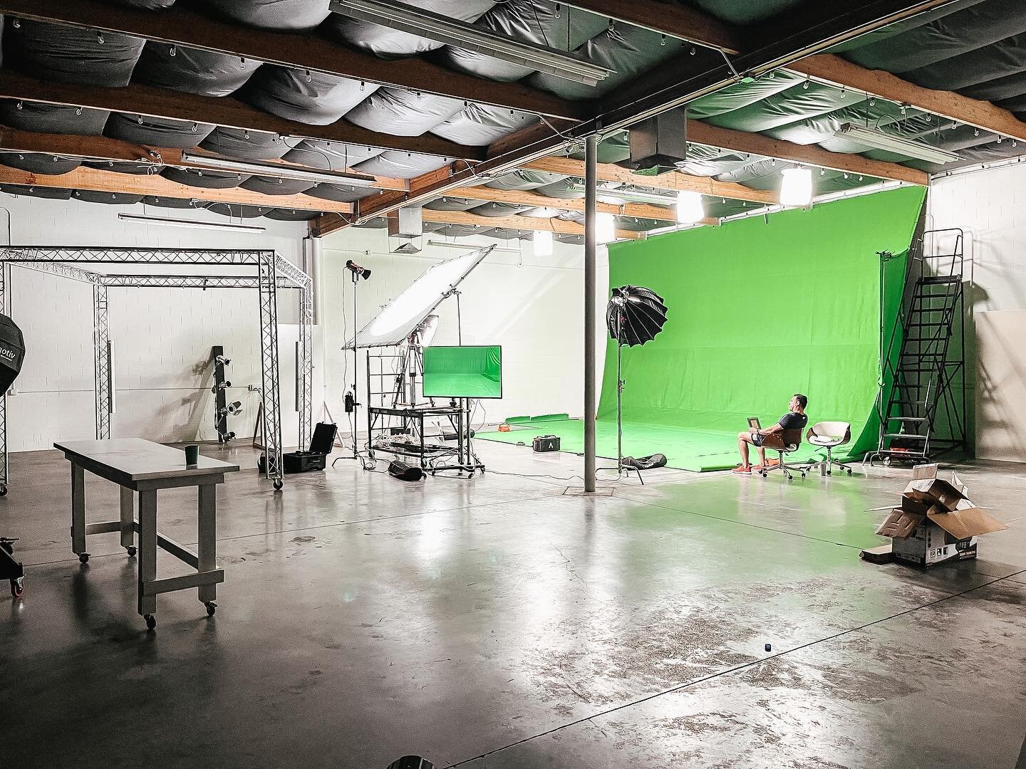 We love our 30ft wide green screen that we can set up in just minutes. This shoot if for a long term client who needs to replicate the same over time. We have managed to match their content for over 5 years. Green screens allow loads of creativity an