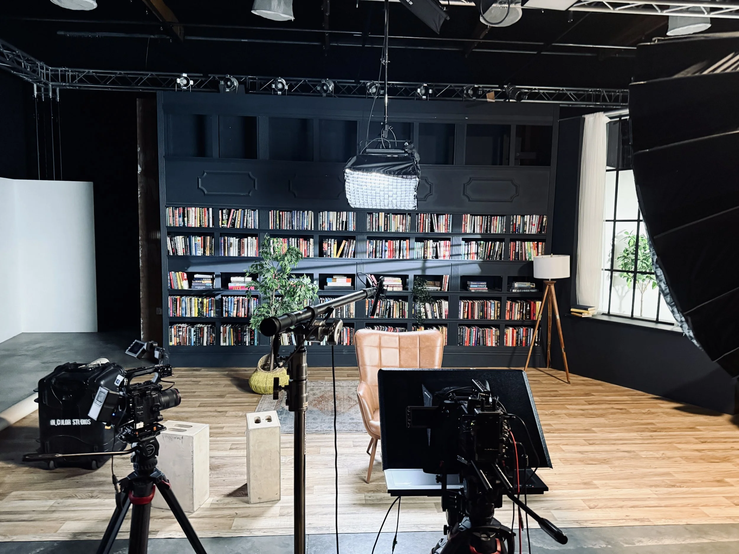 Las Vegas Soundstage - In Color Studios 00001.JPG