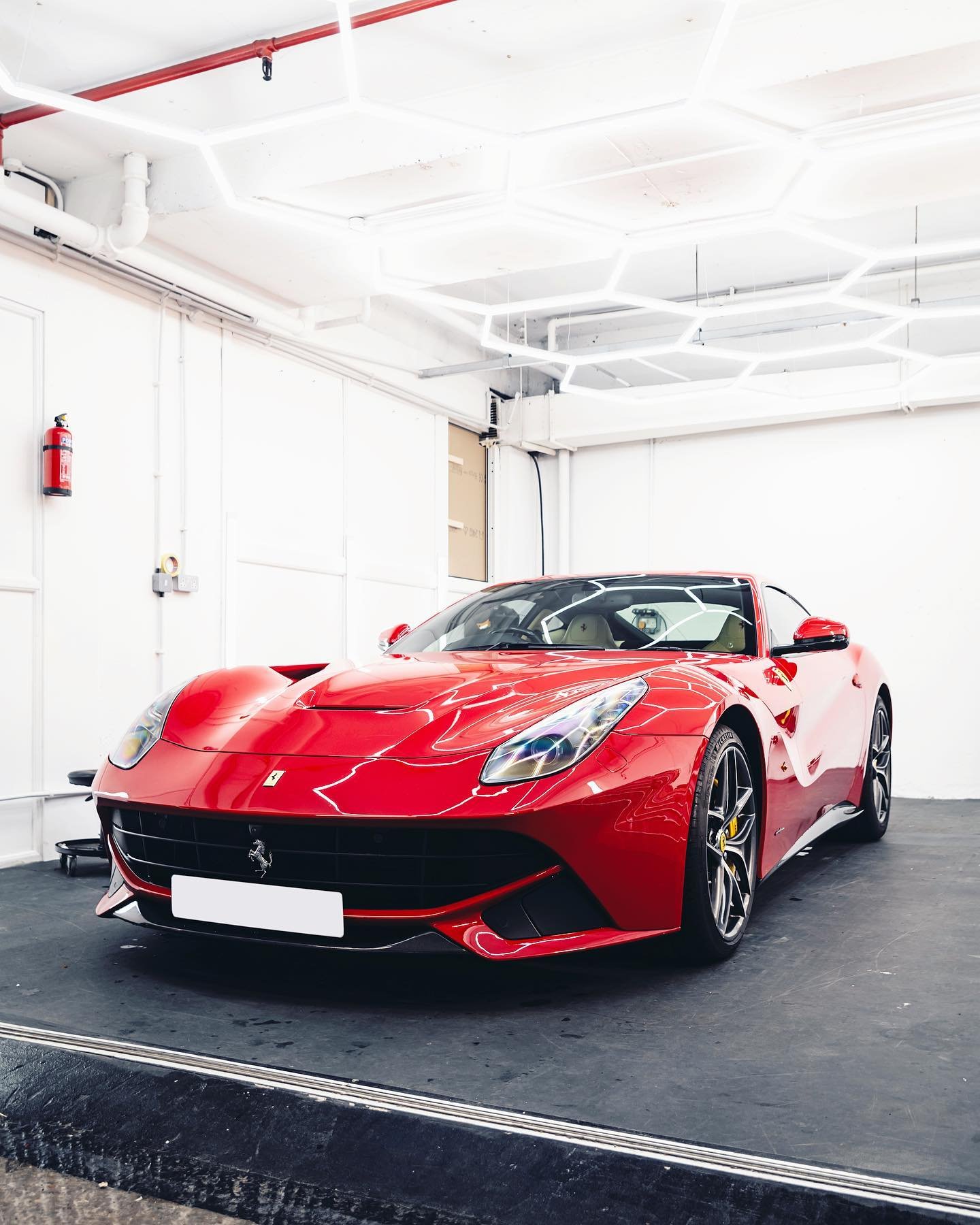 Stunning Rosso Corsa over Crema Ferrari F12 Berlinetta in with us recently for some work- one of the best front-engined GTs ever 🔥🔥 #P7AutoWorks #Ferrari #F12 #Berlinetta #F12Berlinetta #Supercars #CarWash #CarWrapping #PPF #Tints #Mayfair #London