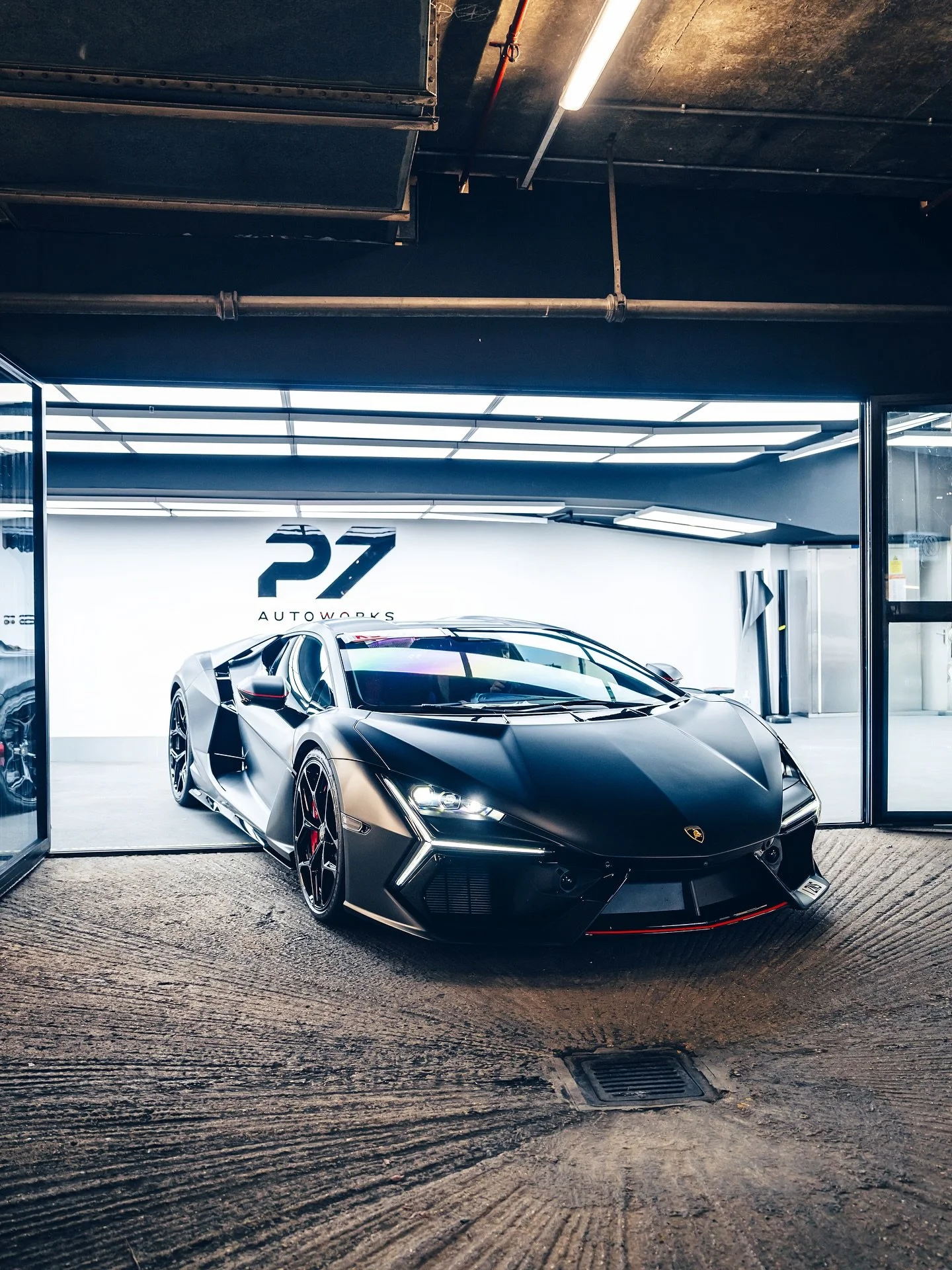 Lamborghini Revuelto 1000hp hybrid V12: full wrap in menacing Satin Black now complete for the owner and ready to enjoy summer with this beast 😎 

#P7AutoWorks #Lamborghini #Revuelto #LamborghiniRevuelto #Supercars #CarWrapping #PPF #Tints #Mayfair 