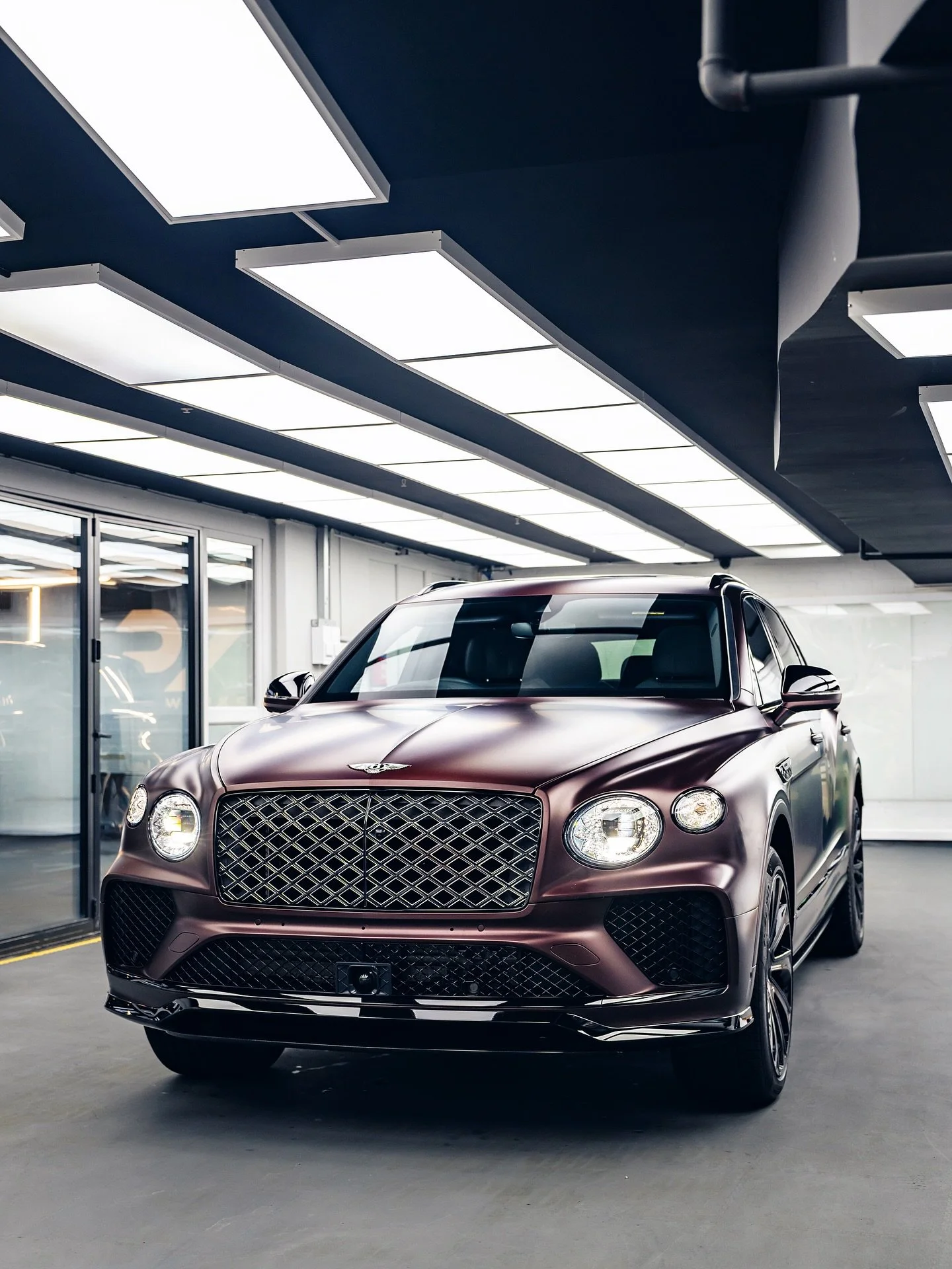 Incredible spec on this fully-loaded Mulliner Bentley Bentayga in for PPF, check out that factory Satin paint 🤯

#P7Autoworks #Bentley #Bentayga #Mulliner #EWB #CarWrapping #PPF #Tints #Mayfair #London