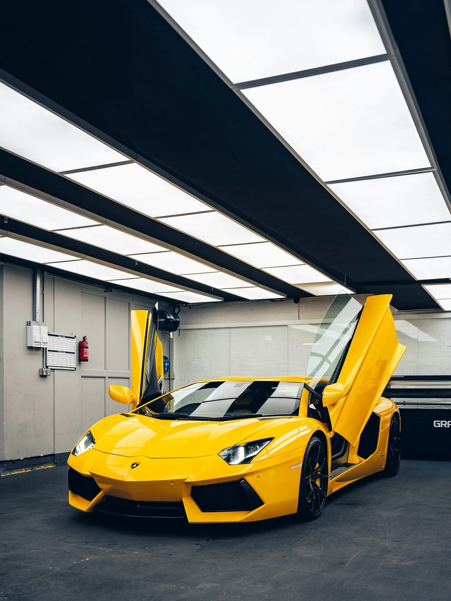 @TFJJ Lamborghini Aventador in ahead of this week&rsquo;s @london_concours, ready for display 🙌

#P7Autoworks #Lamborghini #Aventador #Supercars #PPF