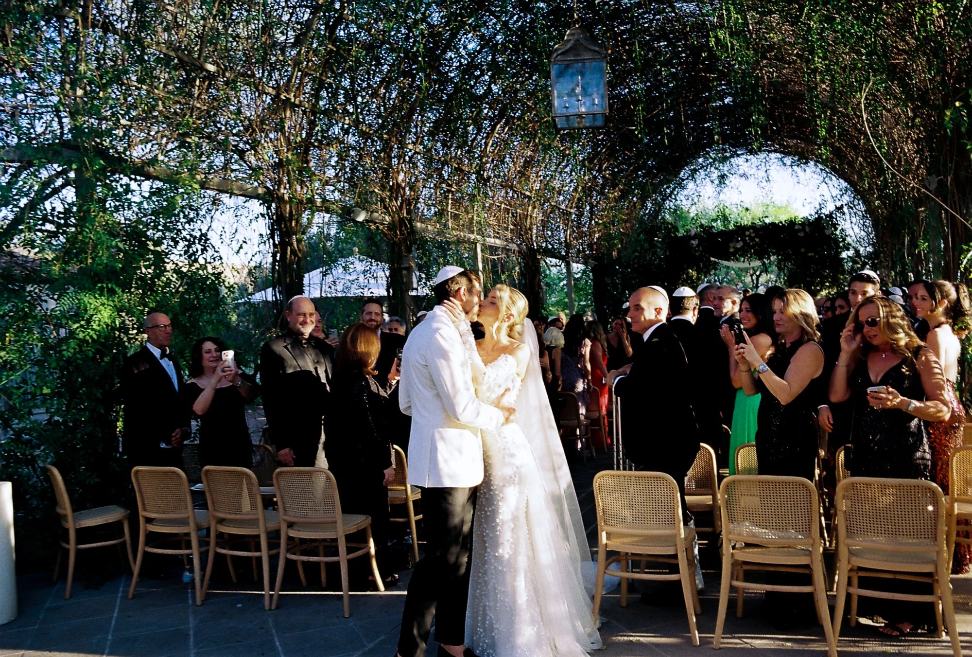 film-wedding-photographer-luna-escondida-7.jpg