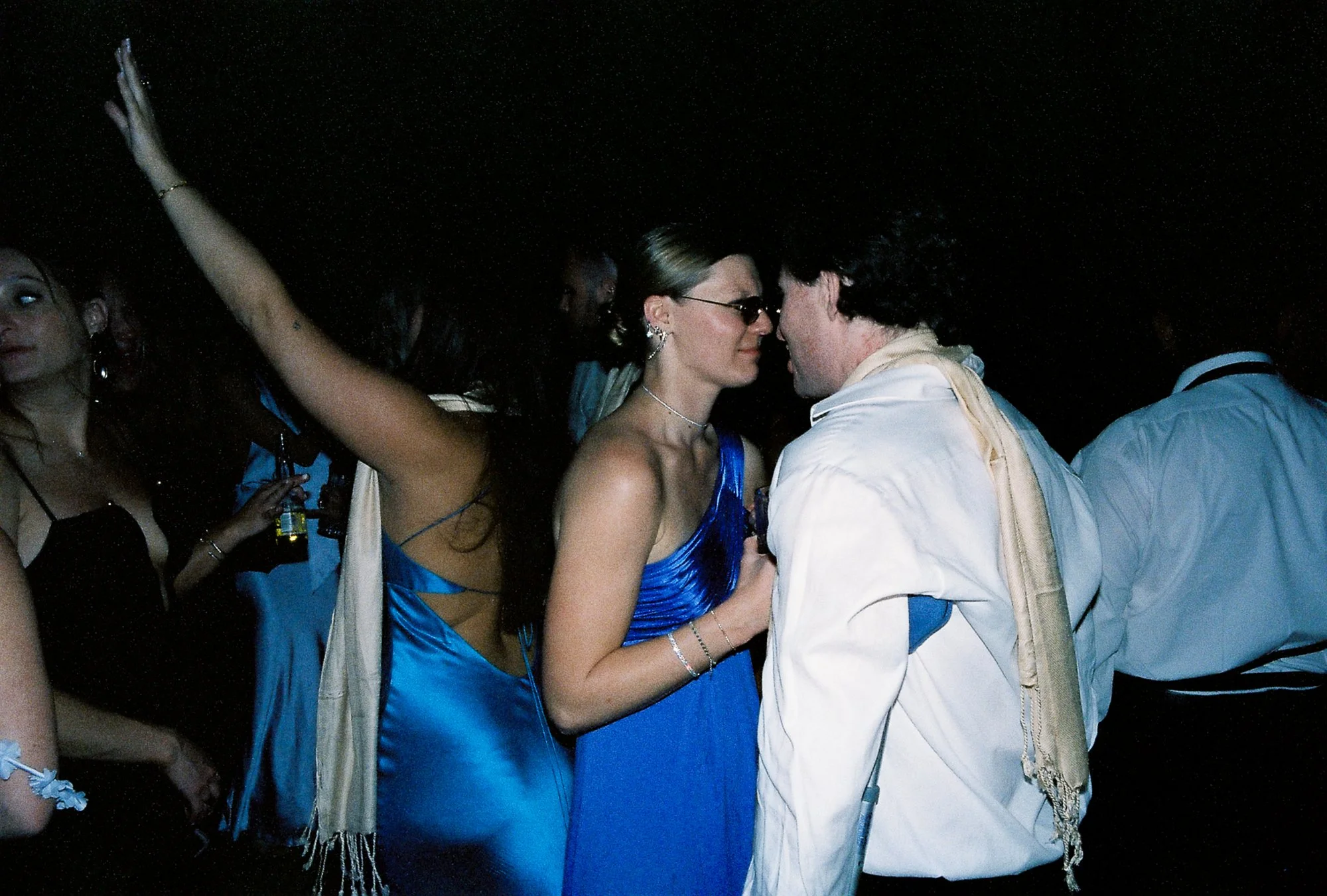 film-wedding-photographer-luna-escondida-12.jpg
