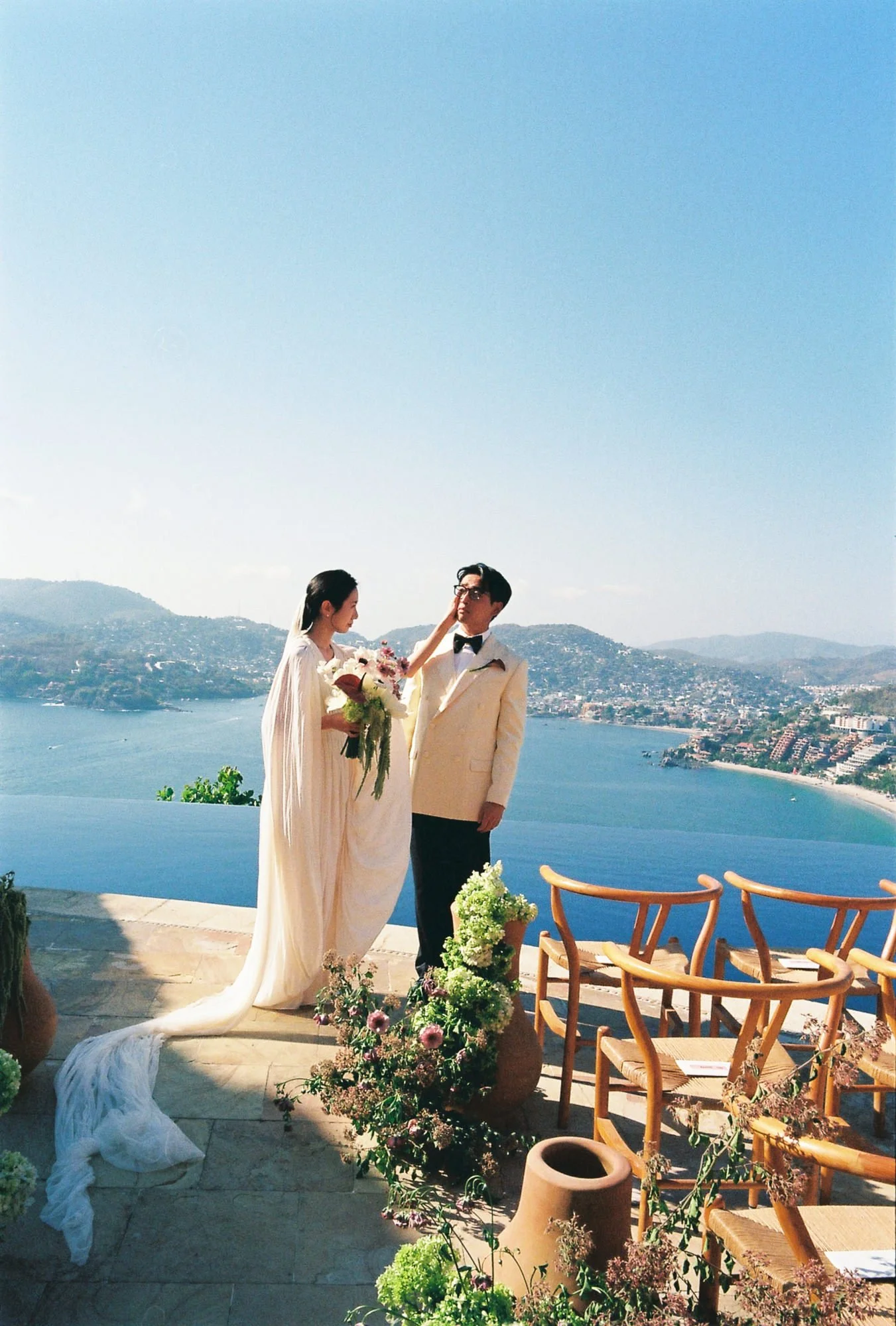 zihuatanejo-wedding-photographer-casa-angelina-alfonso-flores-103.jpg