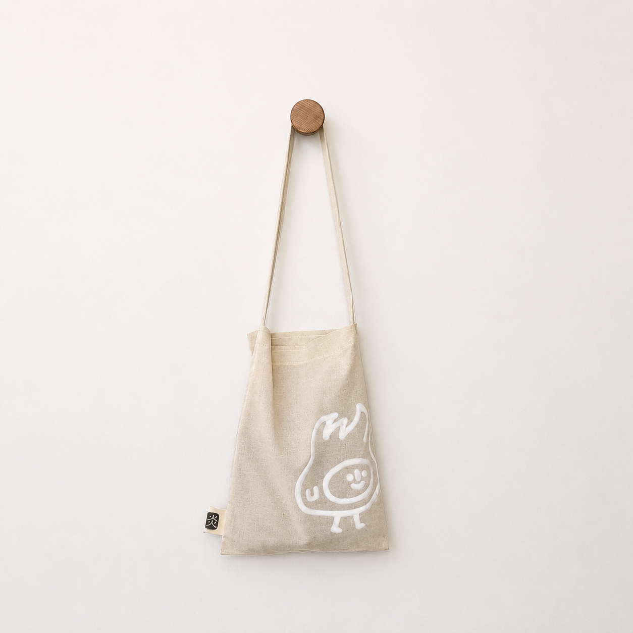 Tote_bag_chica_atras_flanbe.png
