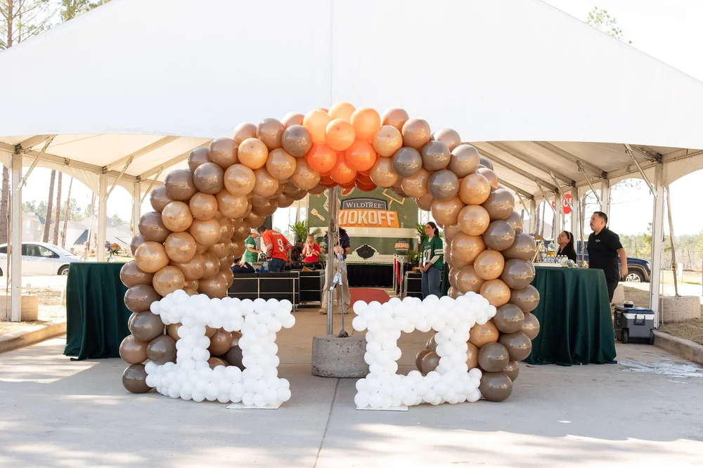 Game-day corporate balloon installation in Houston