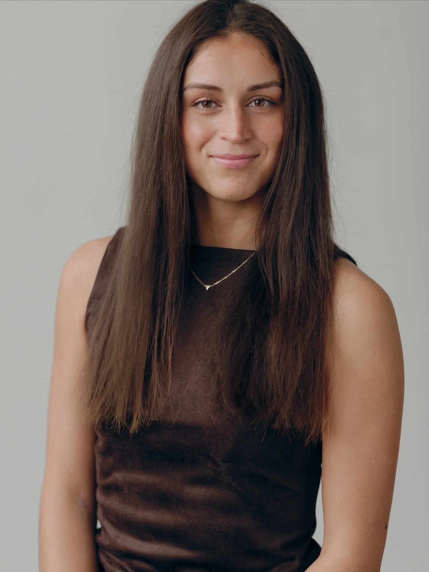 There&rsquo;s something powerful about photographing someone you&rsquo;ve worked alongside. You already know their character, their calm, their capability. I&rsquo;ve watched Leslie grow quickly in her career and I&rsquo;m excited to see her continue