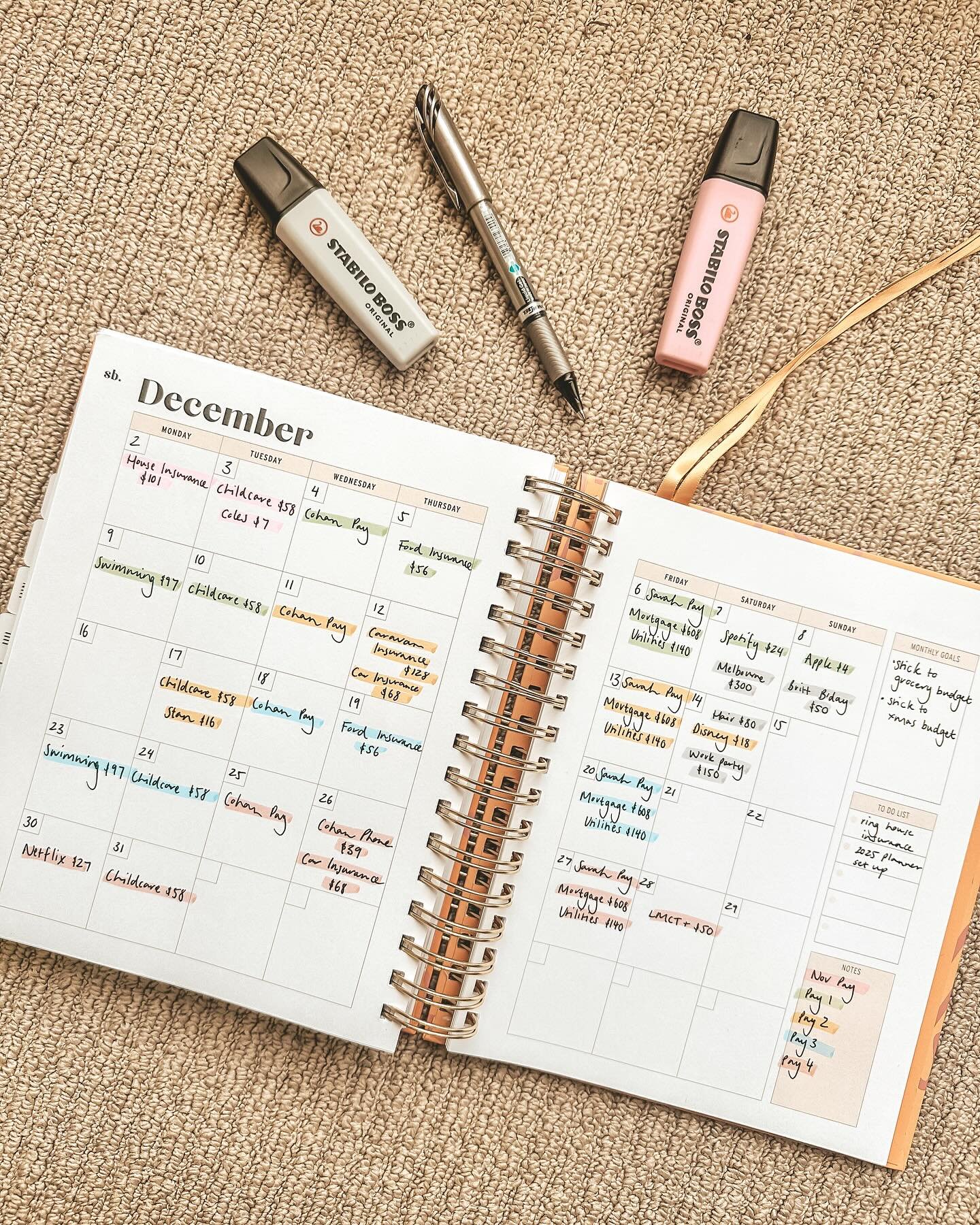 &bull;DECEMBER BUDGET CALENDAR&bull;

Here is our budget calendar for December. I still can&rsquo;t get over how quick this year has gone! Here are some things you need to know for this budget calendar: 

⋗ We complete a budget calendar at the beginn