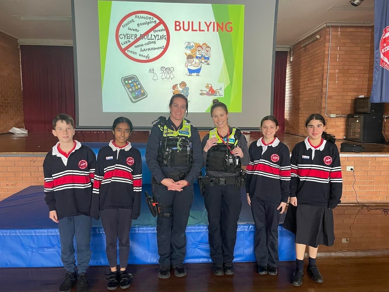 Our level 5/6 students were lucky enough to receive a visit from Senior Constables Jaclyn and Sonia, our local community police officers. 👮&zwj;♀️👮&zwj;♂️They took part in a wonderful workshop where they learned about bullying, online safety and wh