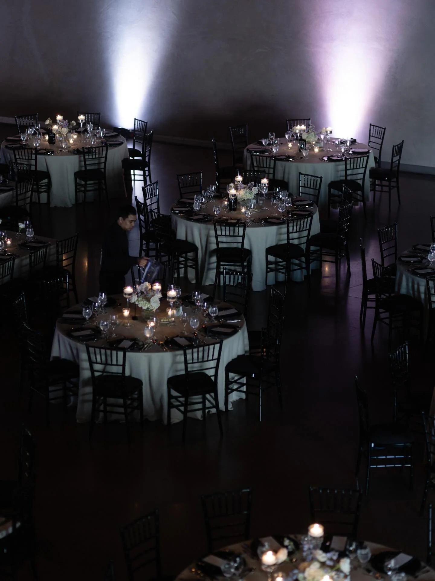 Candlelit romance (and something blue) for A&amp;D

@michael.and.melanie 
@simply_perfect_decor 
@thefloralfixx 
@pegcitycalligraphy 

#allimaeevents
