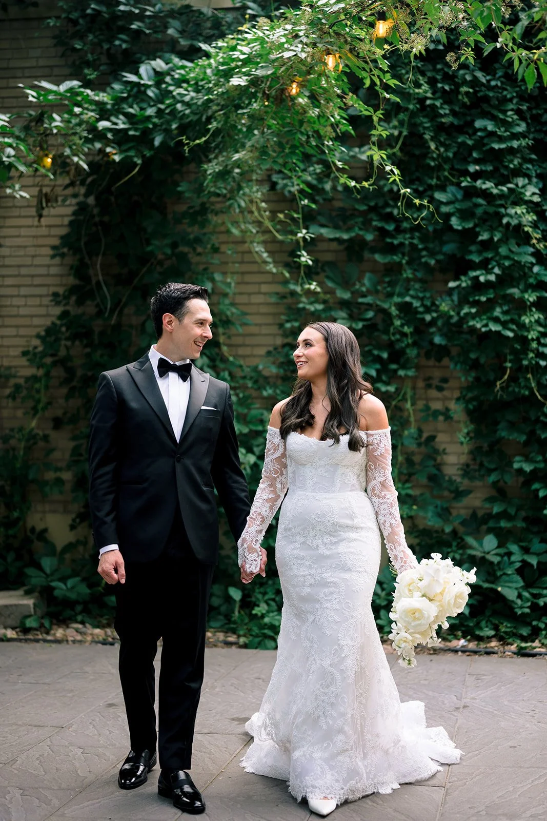 Rachel &amp; Isaac’s Minimalist Modern Wedding