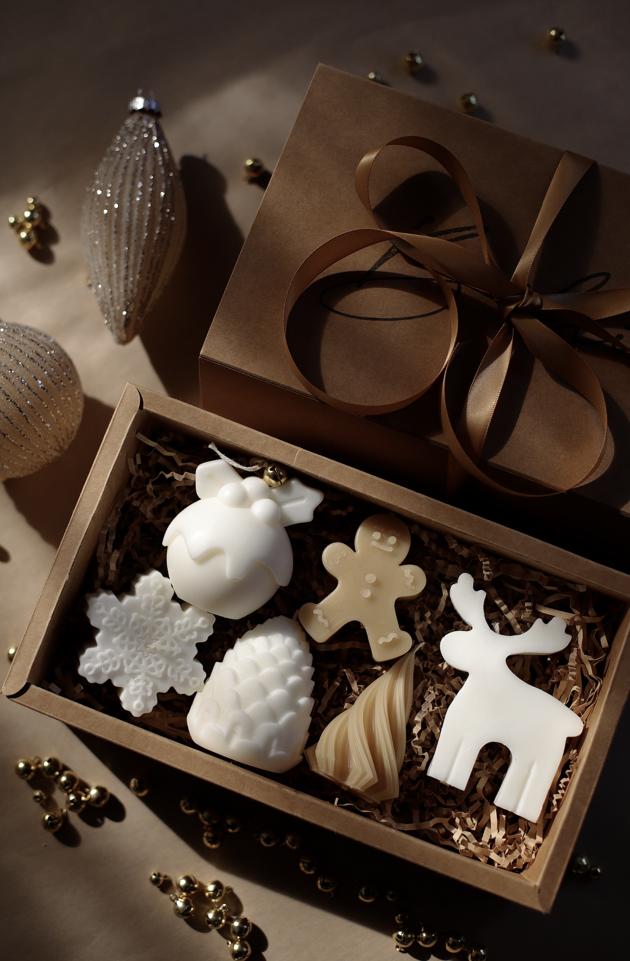 SMALL CHRISTMAS MIX GIFT.png