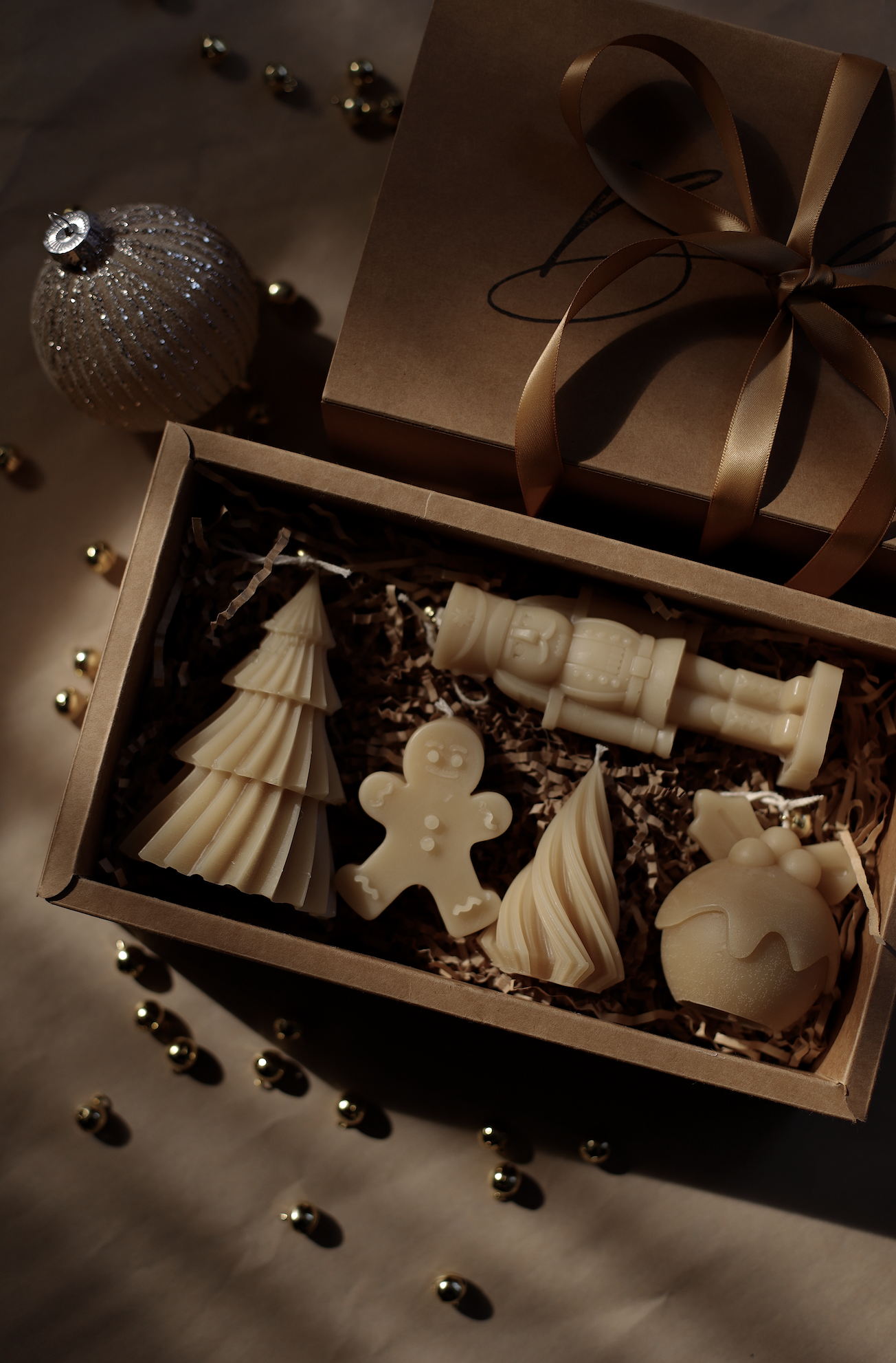 NUTCRACKER B GIFT.png