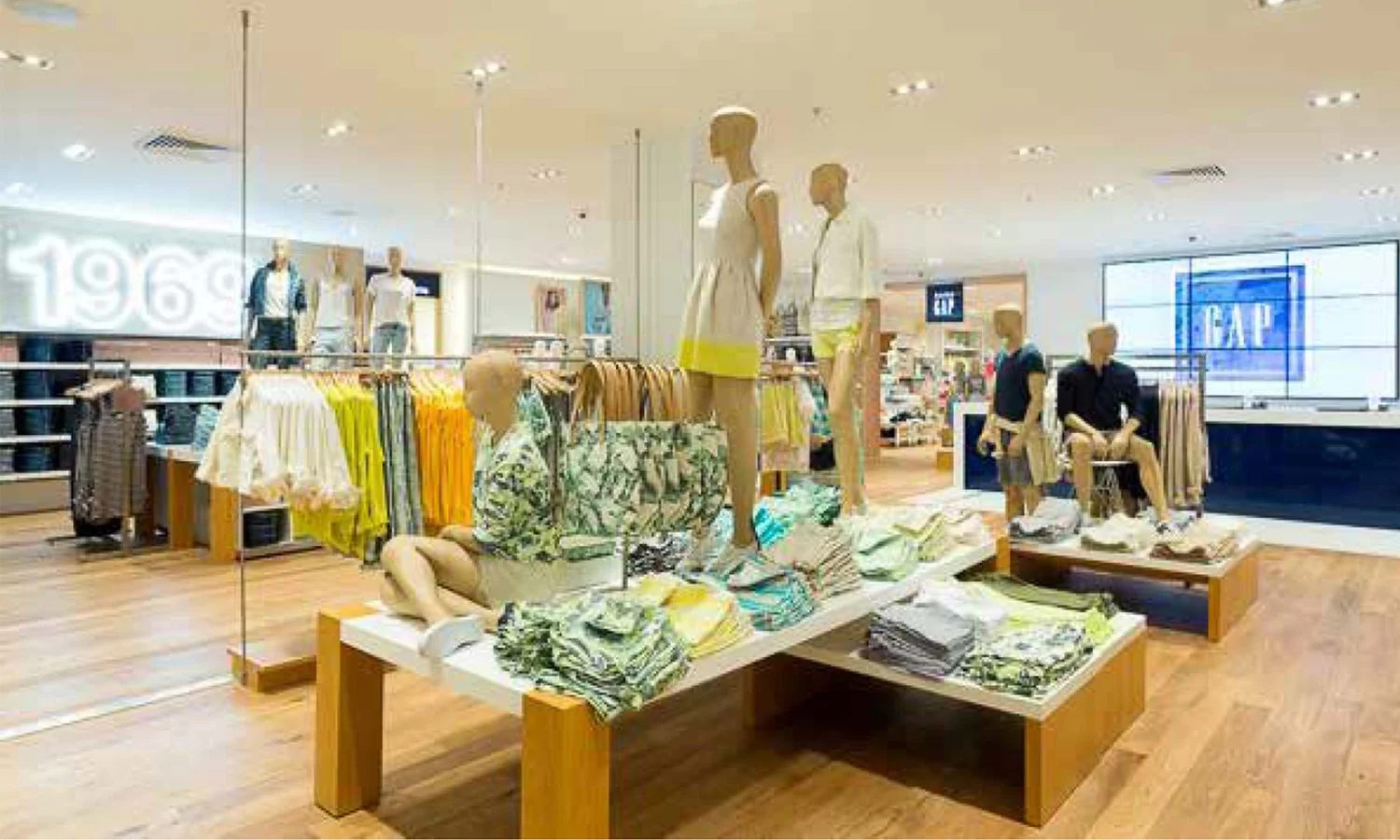 Behind the Scenes of Visual Merchandising An Insider's Perspective