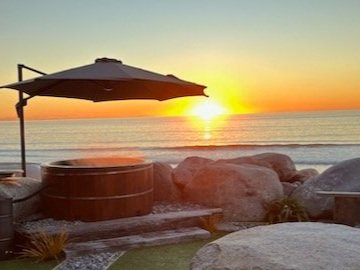 Spa pool by the beach on the west coast