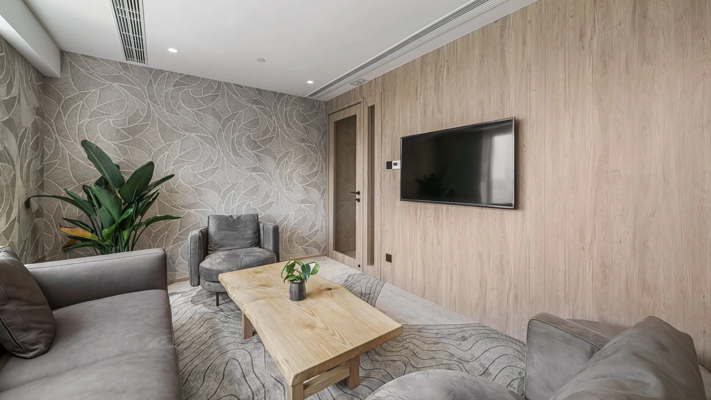 E_DSC07295_ZHOffice.jpg